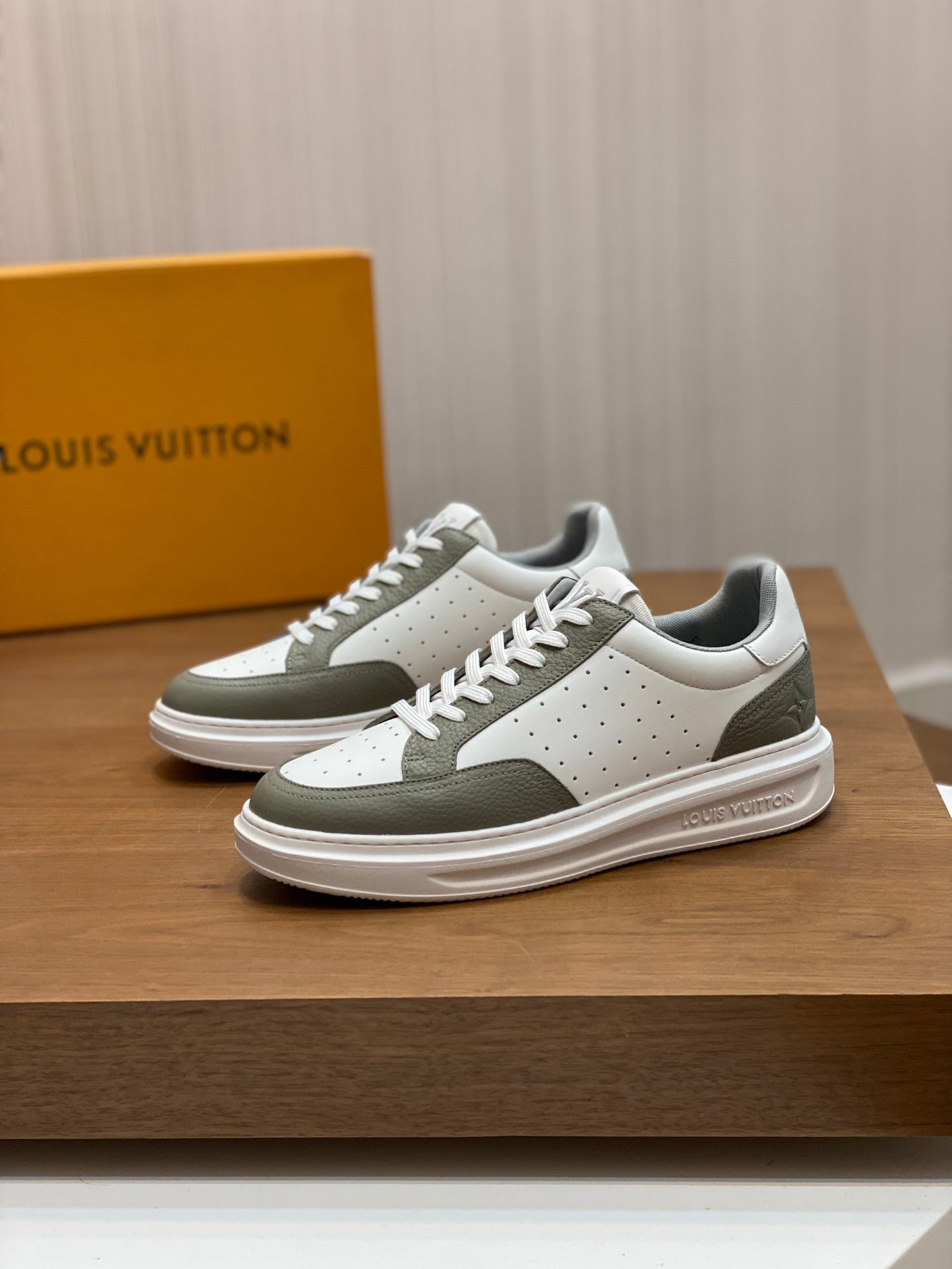 LV-068shoes