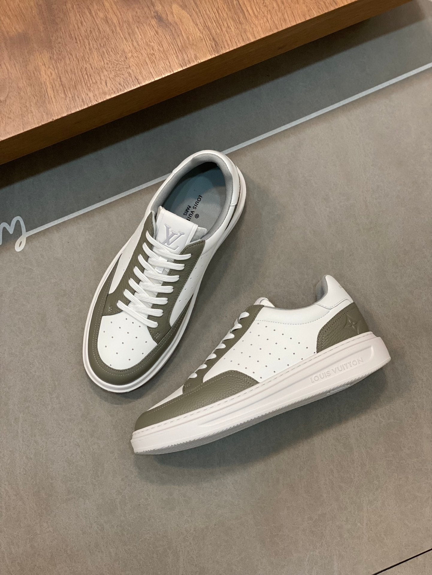LV-068shoes