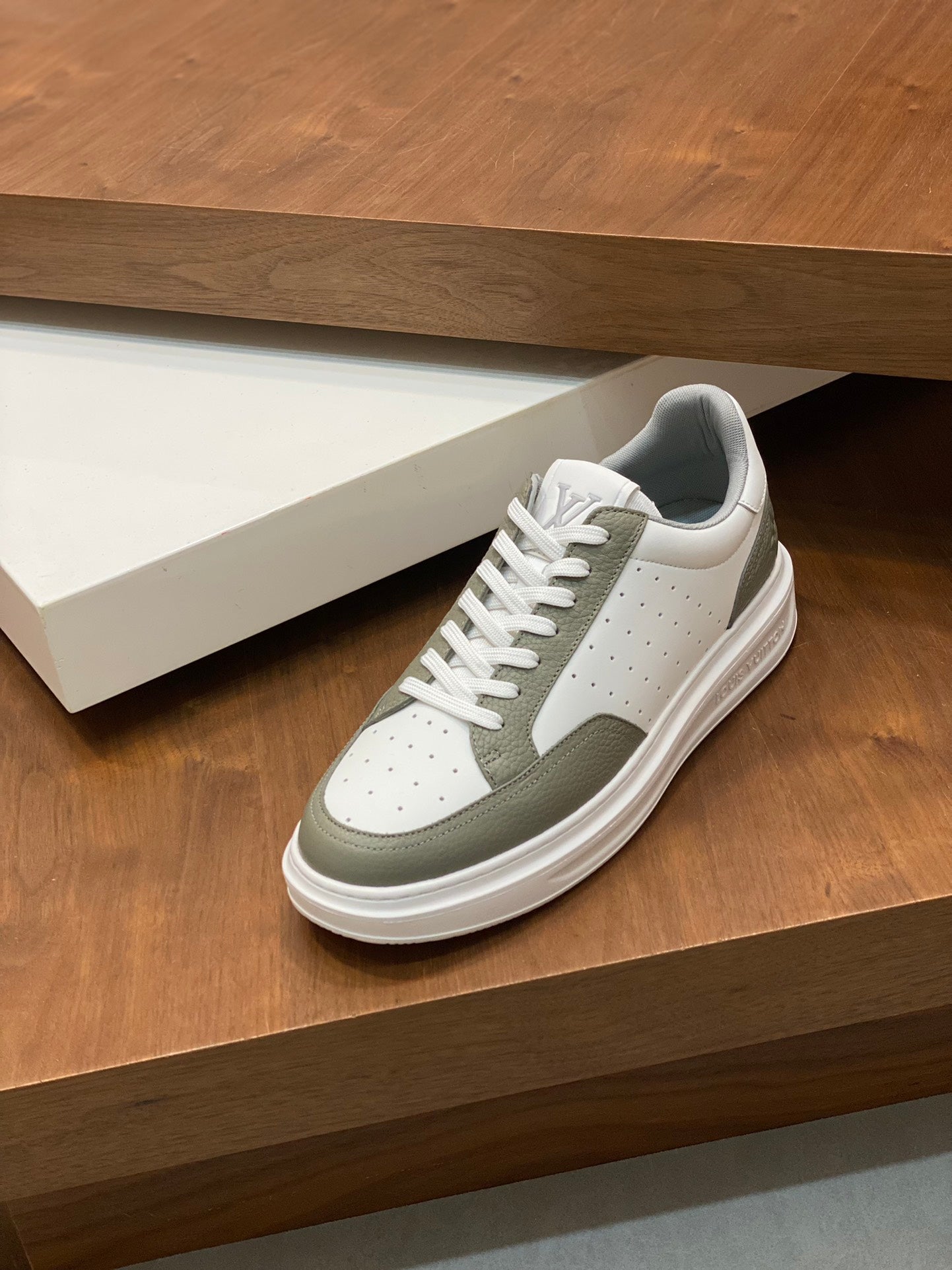 LV-068shoes