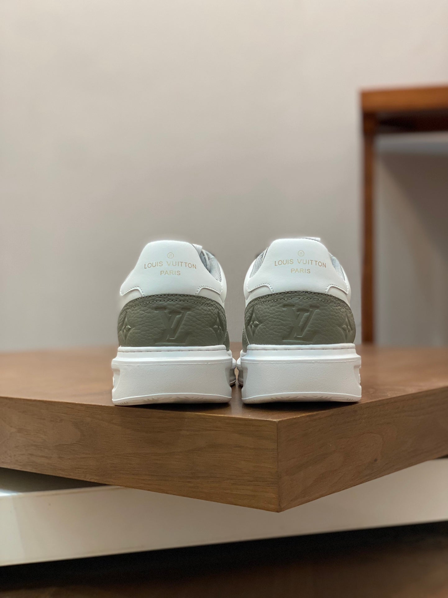 LV-068shoes