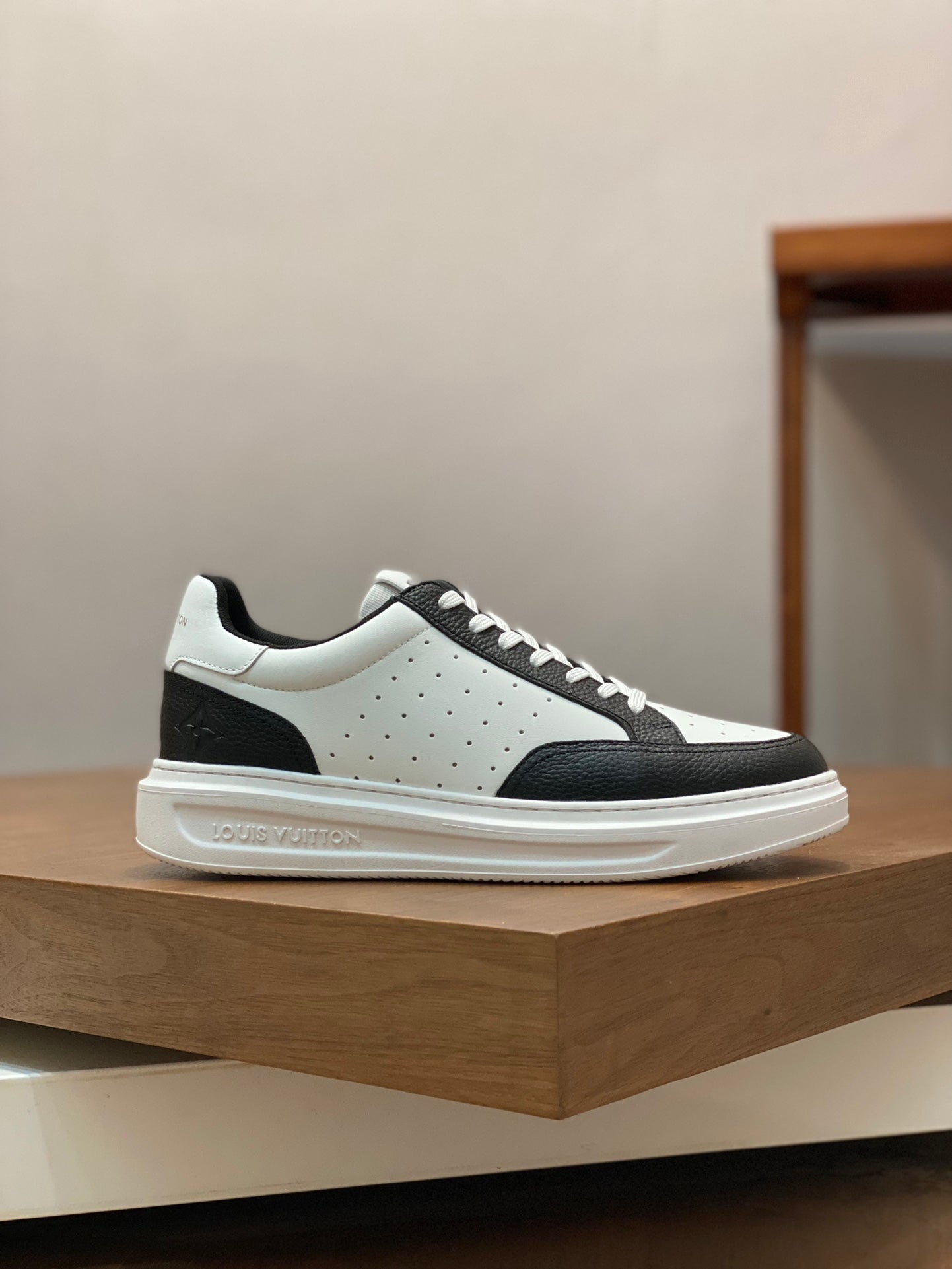 LV-069shoes