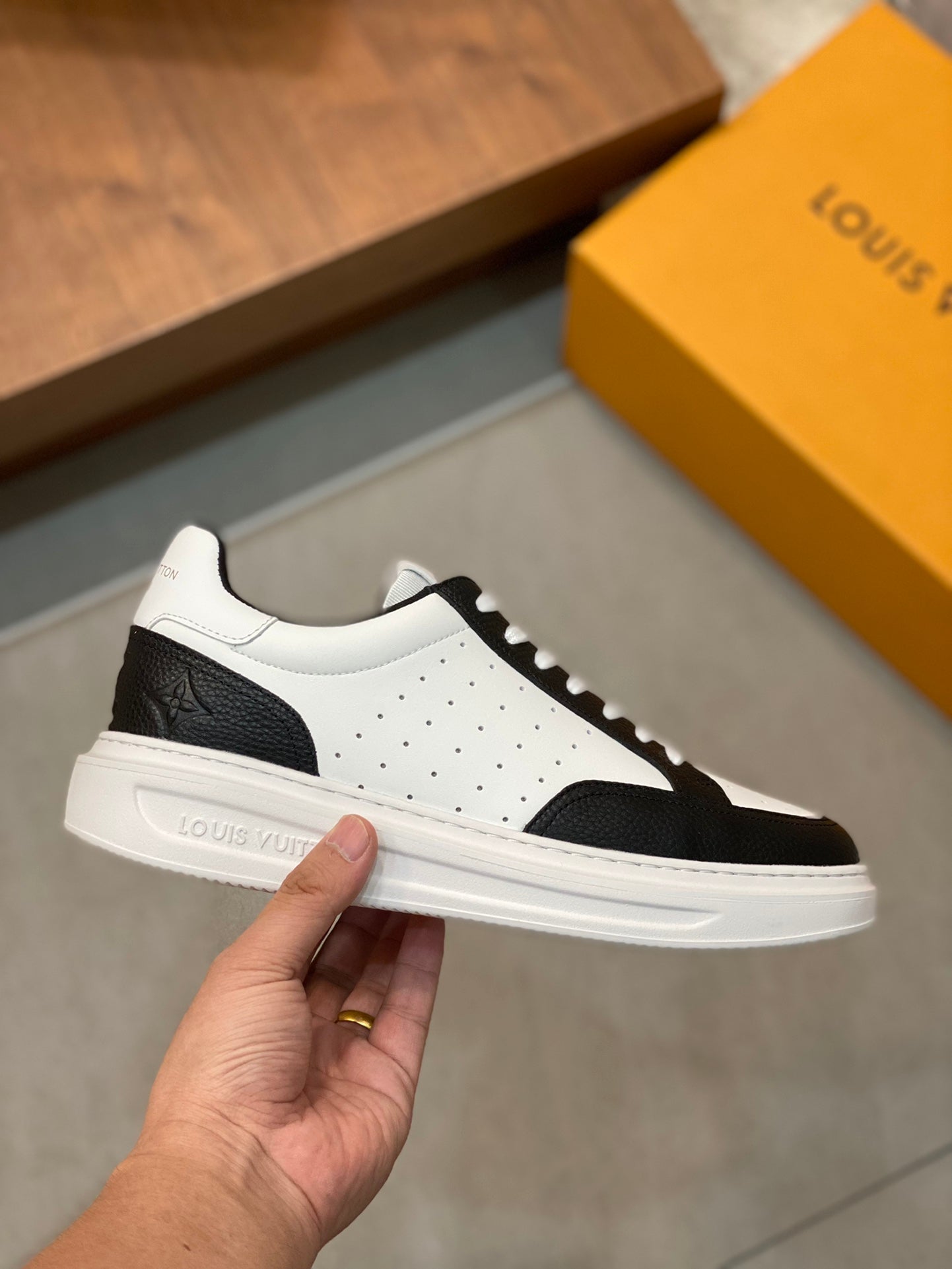 LV-069shoes