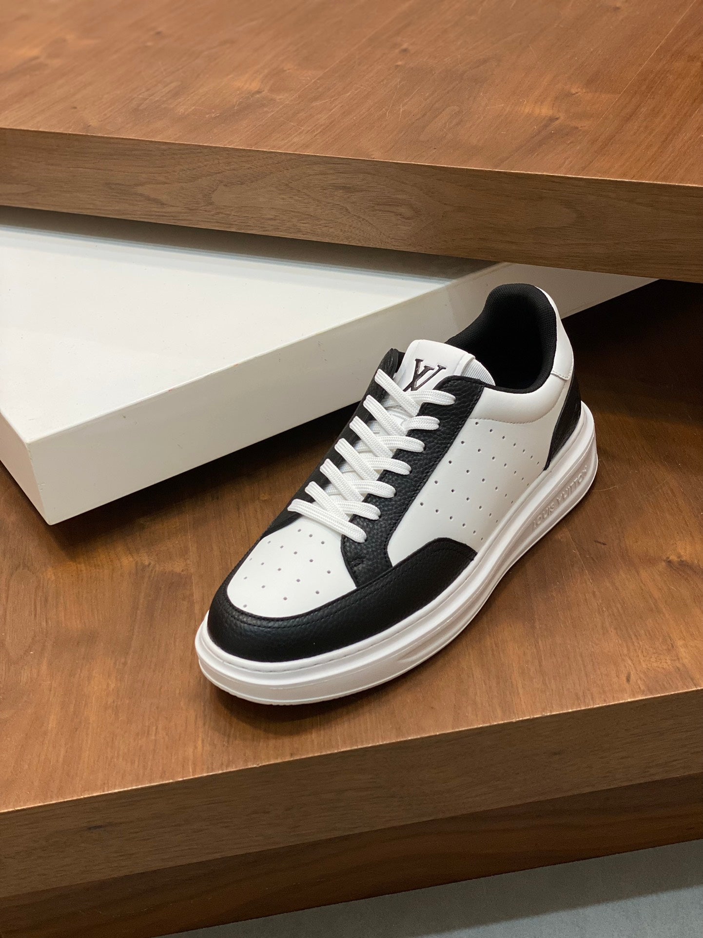 LV-069shoes