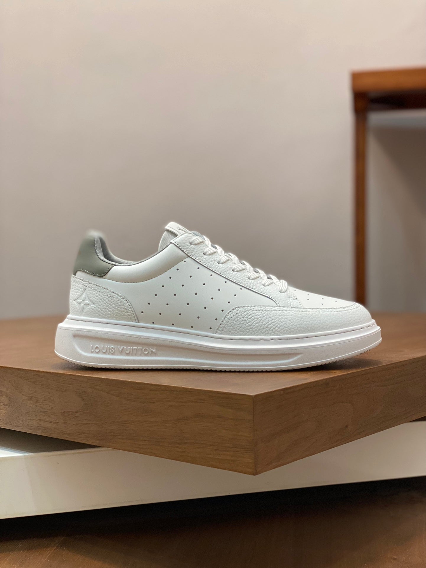 LV-070shoes