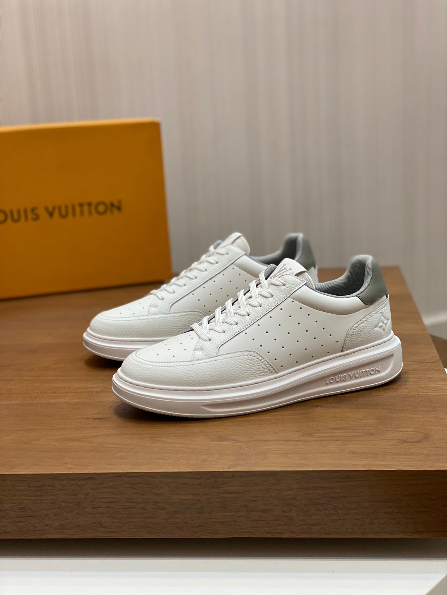 LV-070shoes