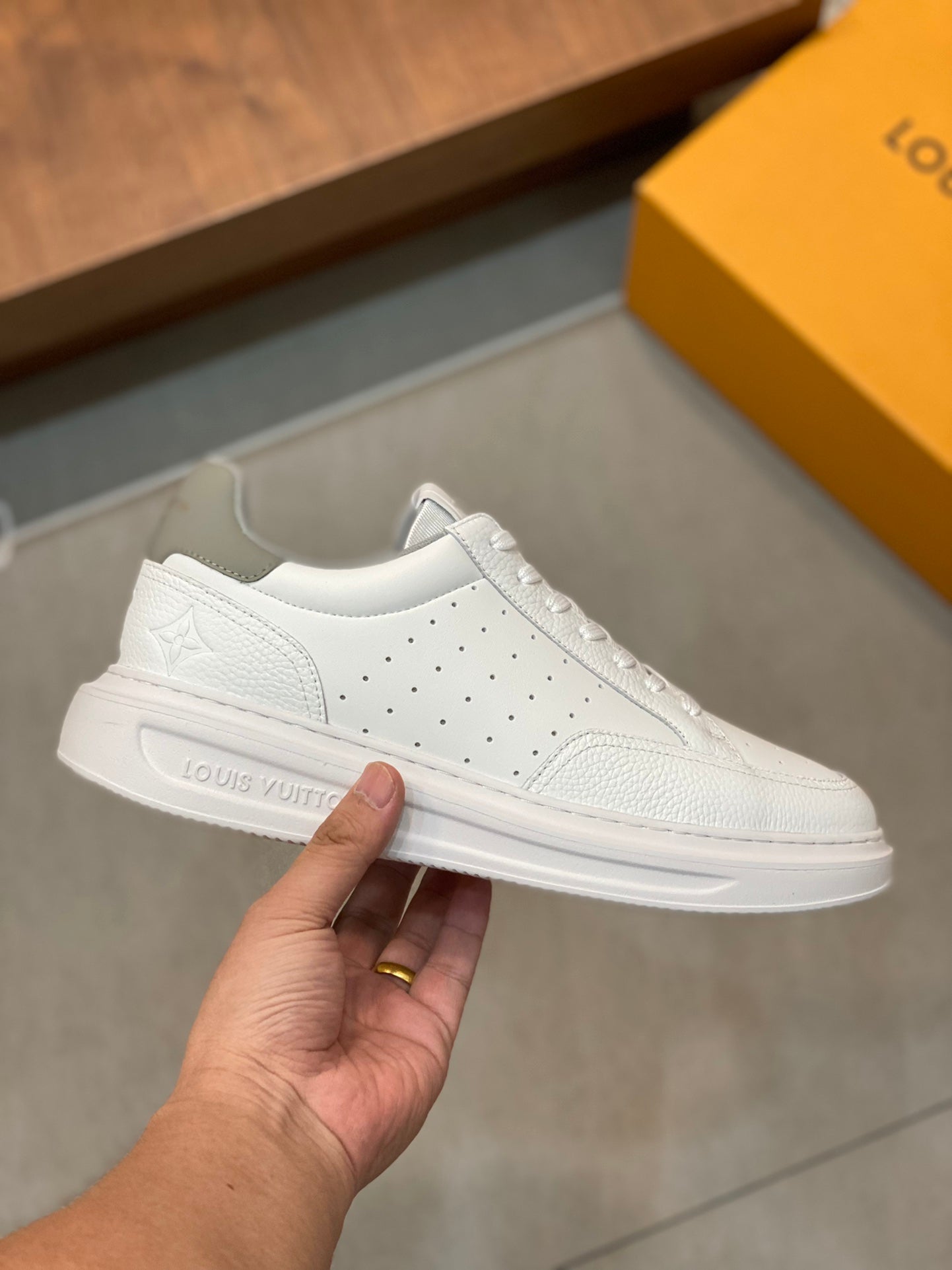 LV-070shoes