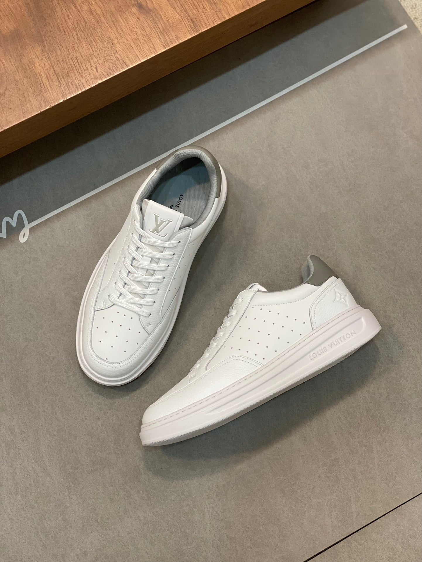 LV-070shoes