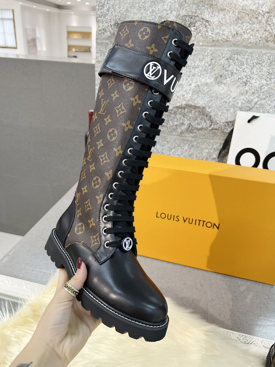 LV-095shoes