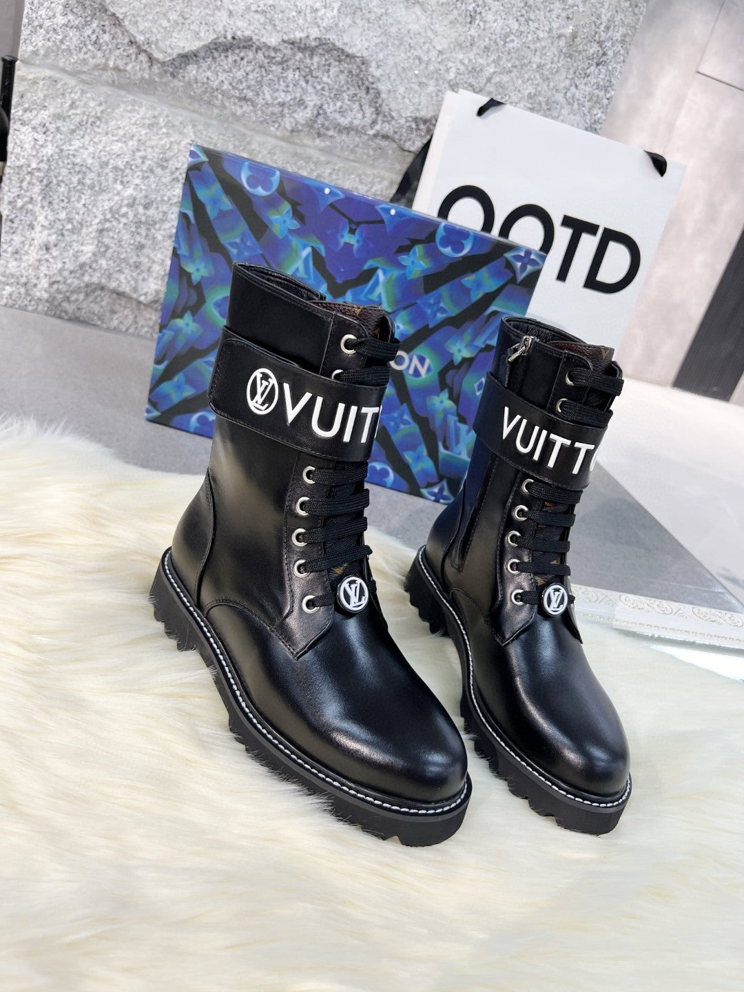 LV-099shoes
