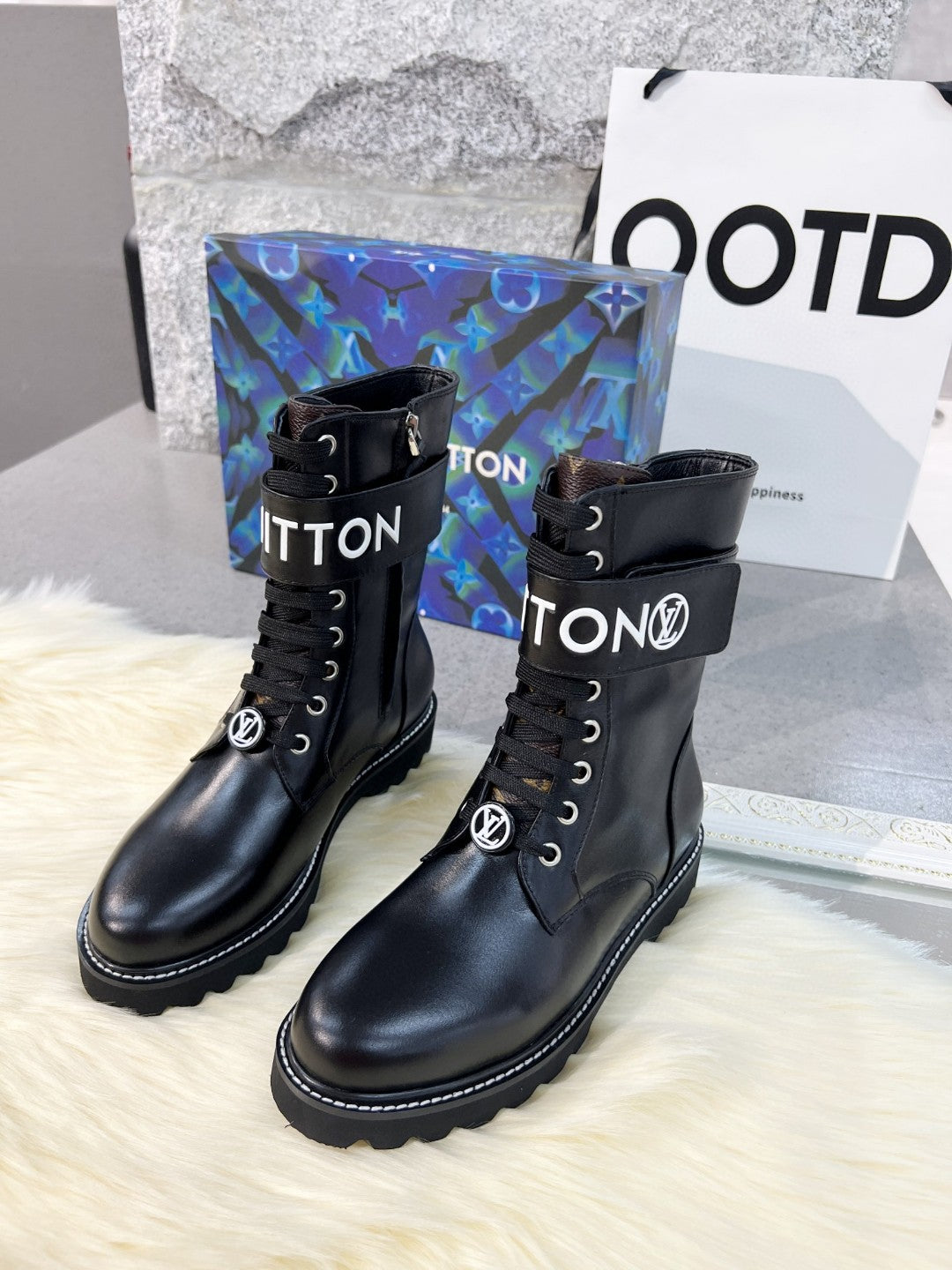 LV-099shoes