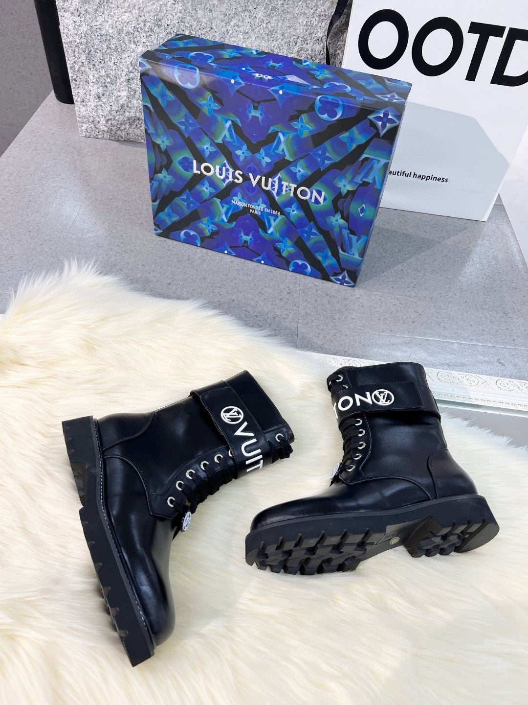 LV-099shoes