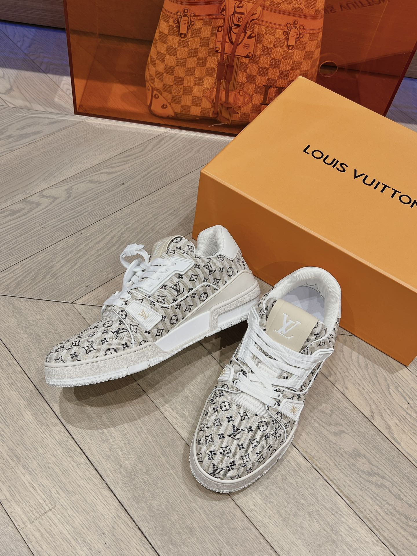 LV-100shoes