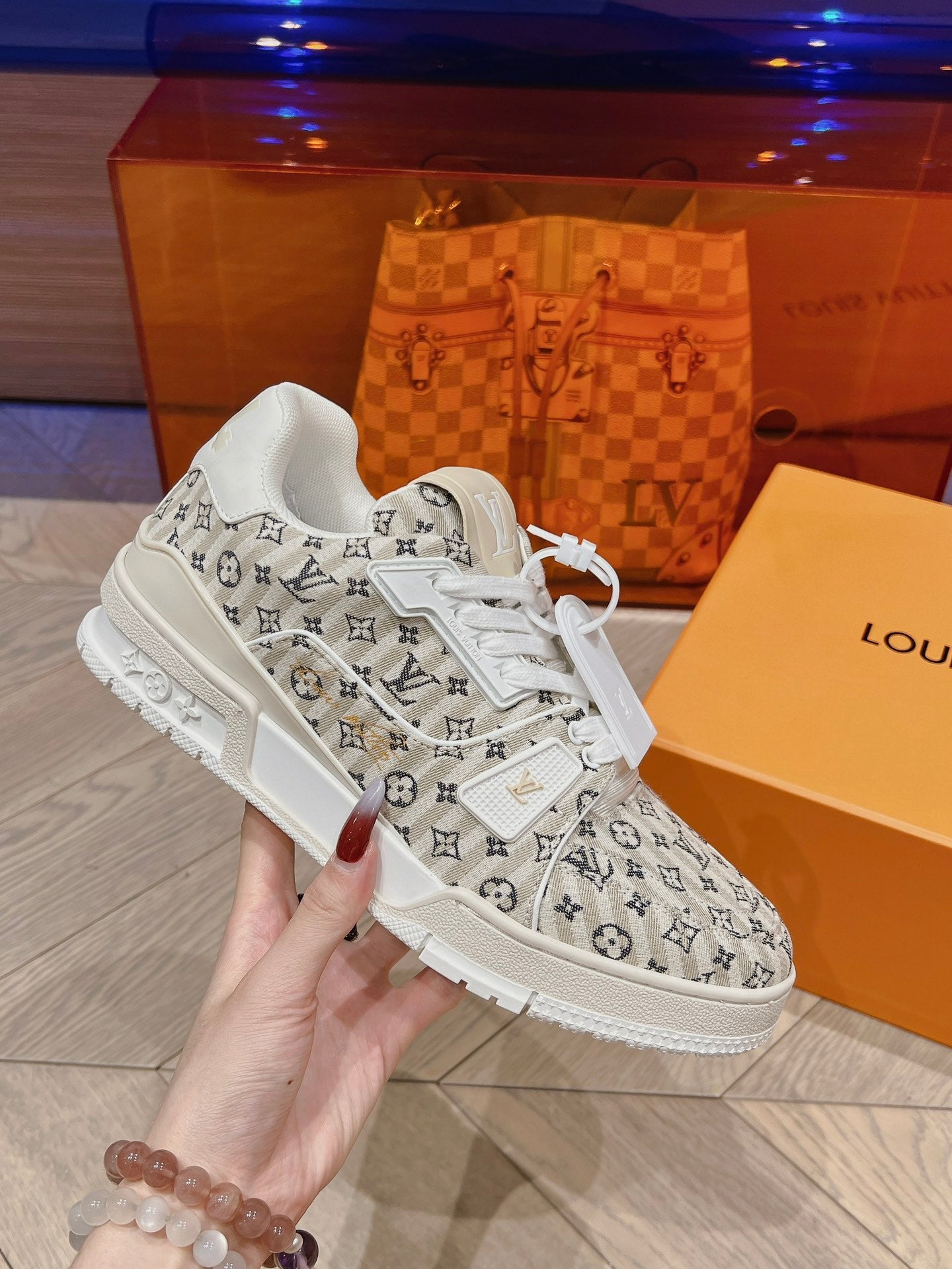 LV-100shoes