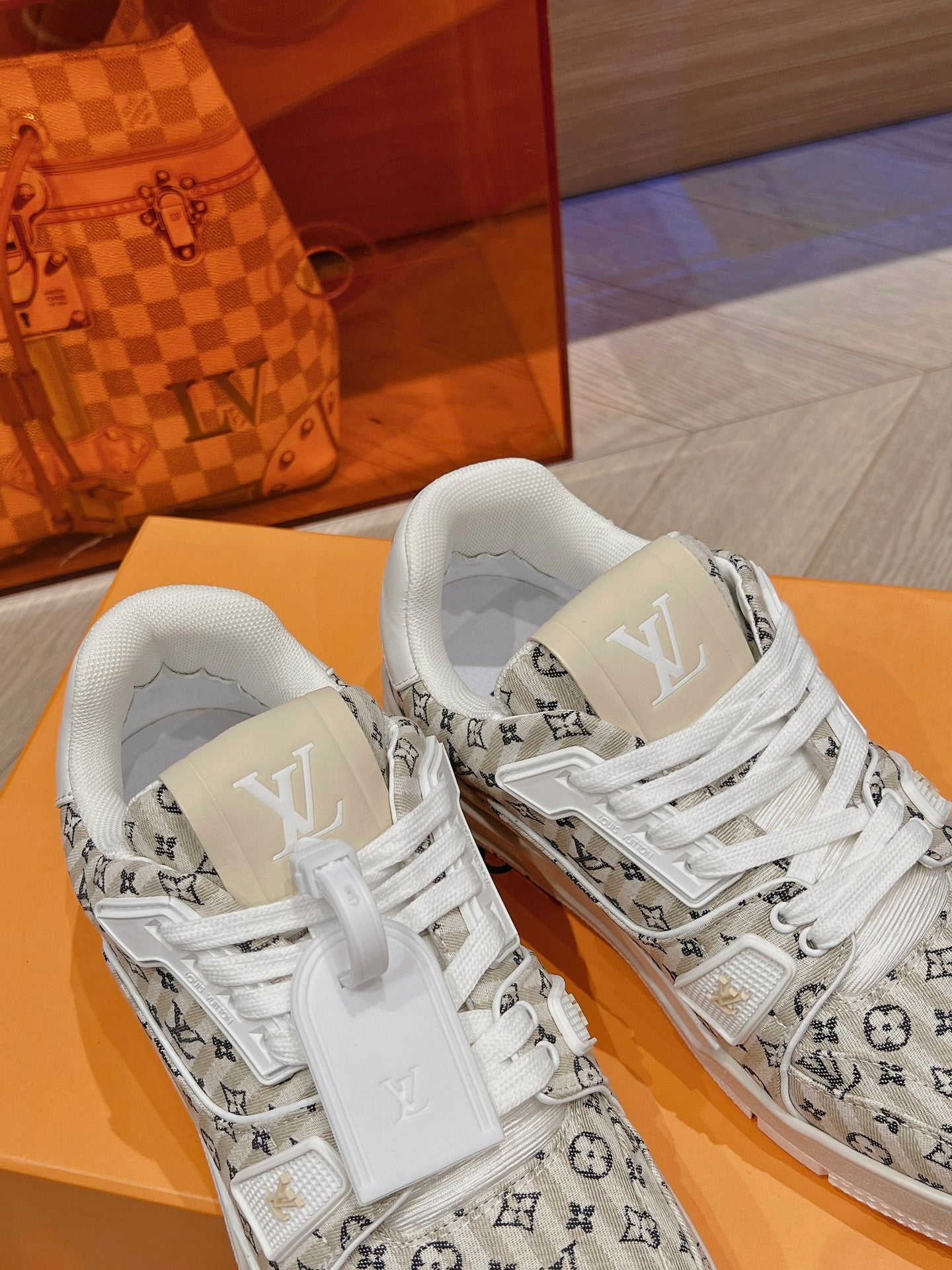 LV-100shoes