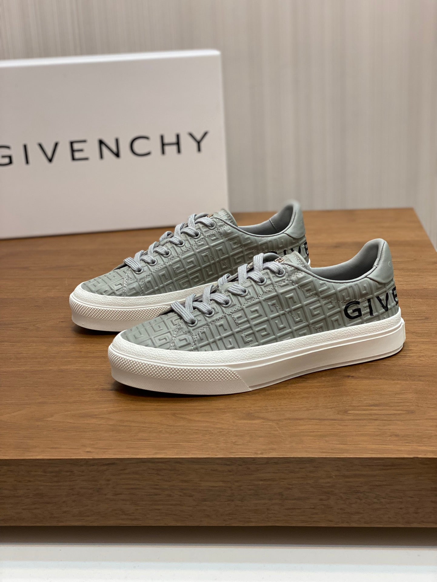 GIVENCHY 069-shoes