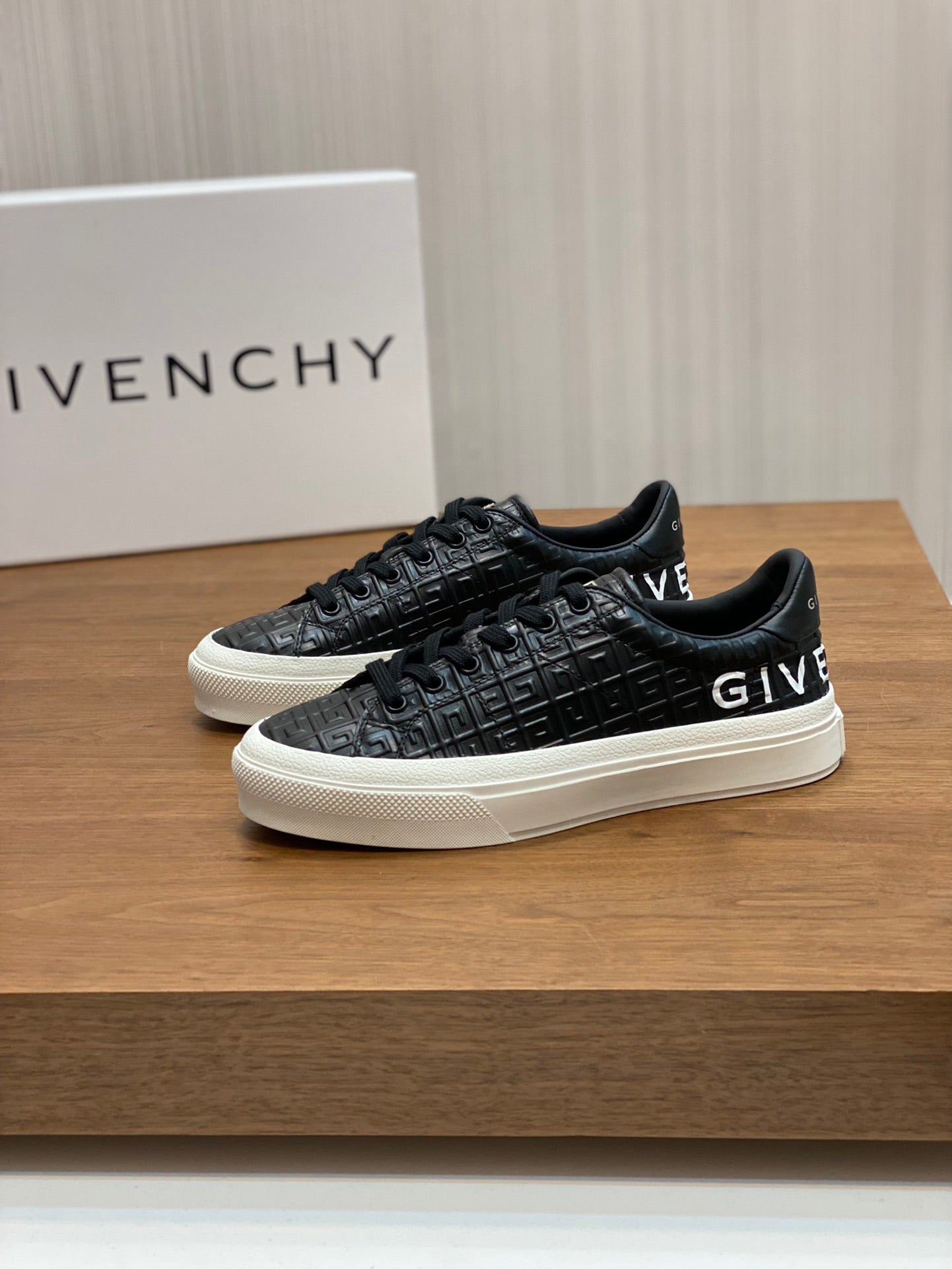 GIVENCHY 072-shoes