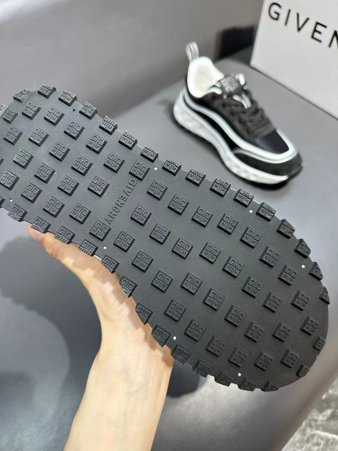 GIVENCHY 089-shoes
