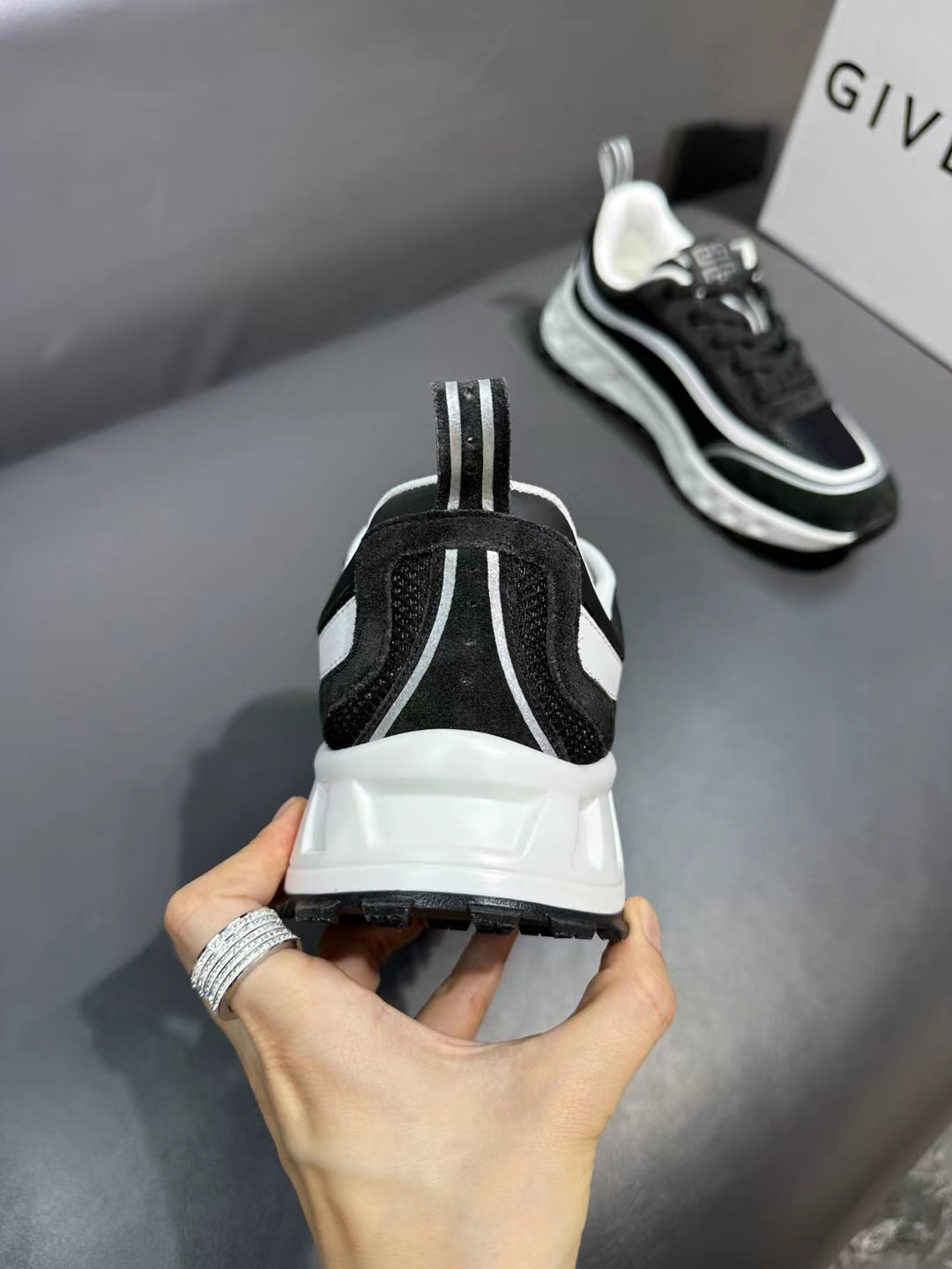 GIVENCHY 089-shoes
