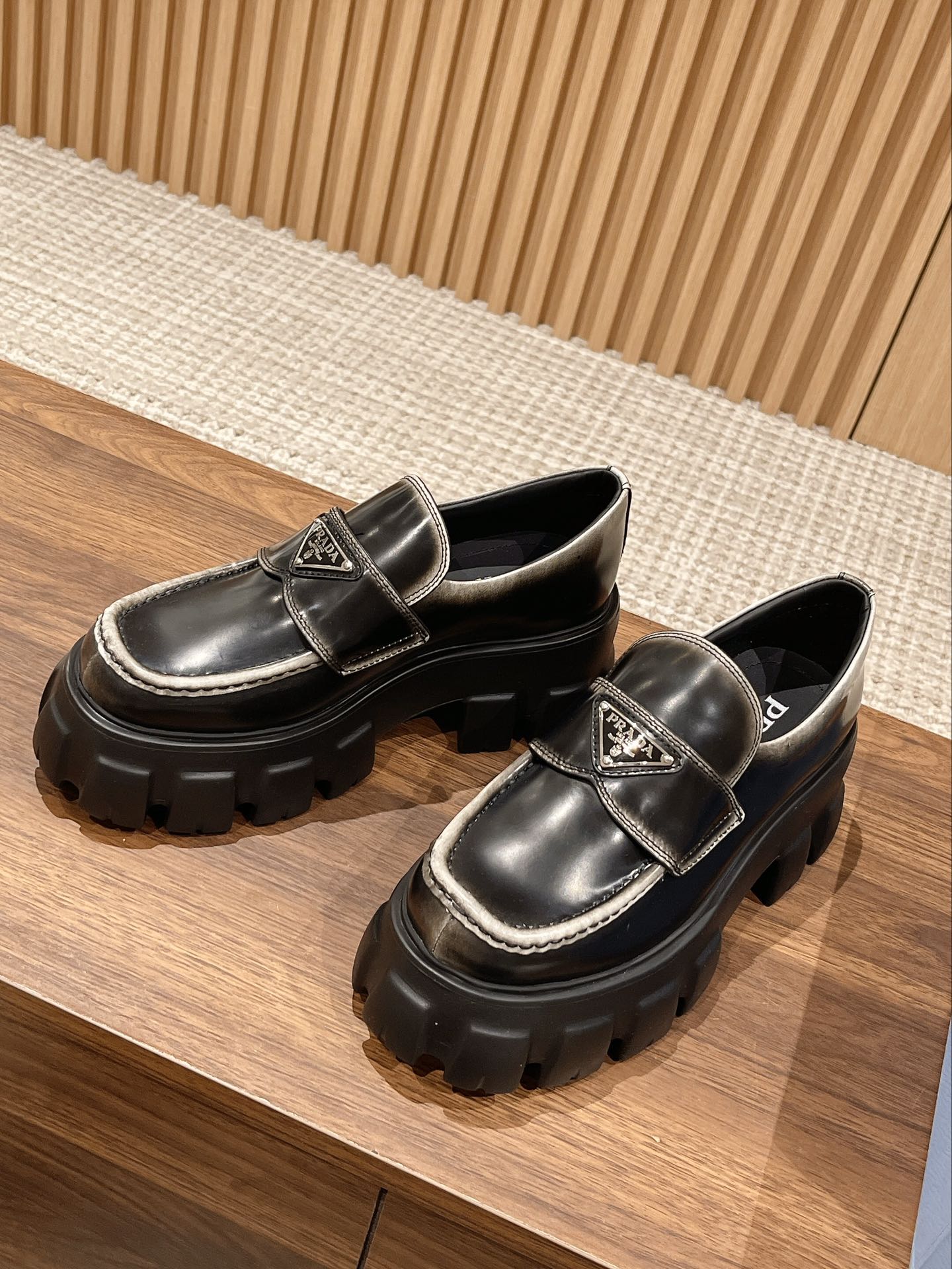 PRADA-004Shoes
