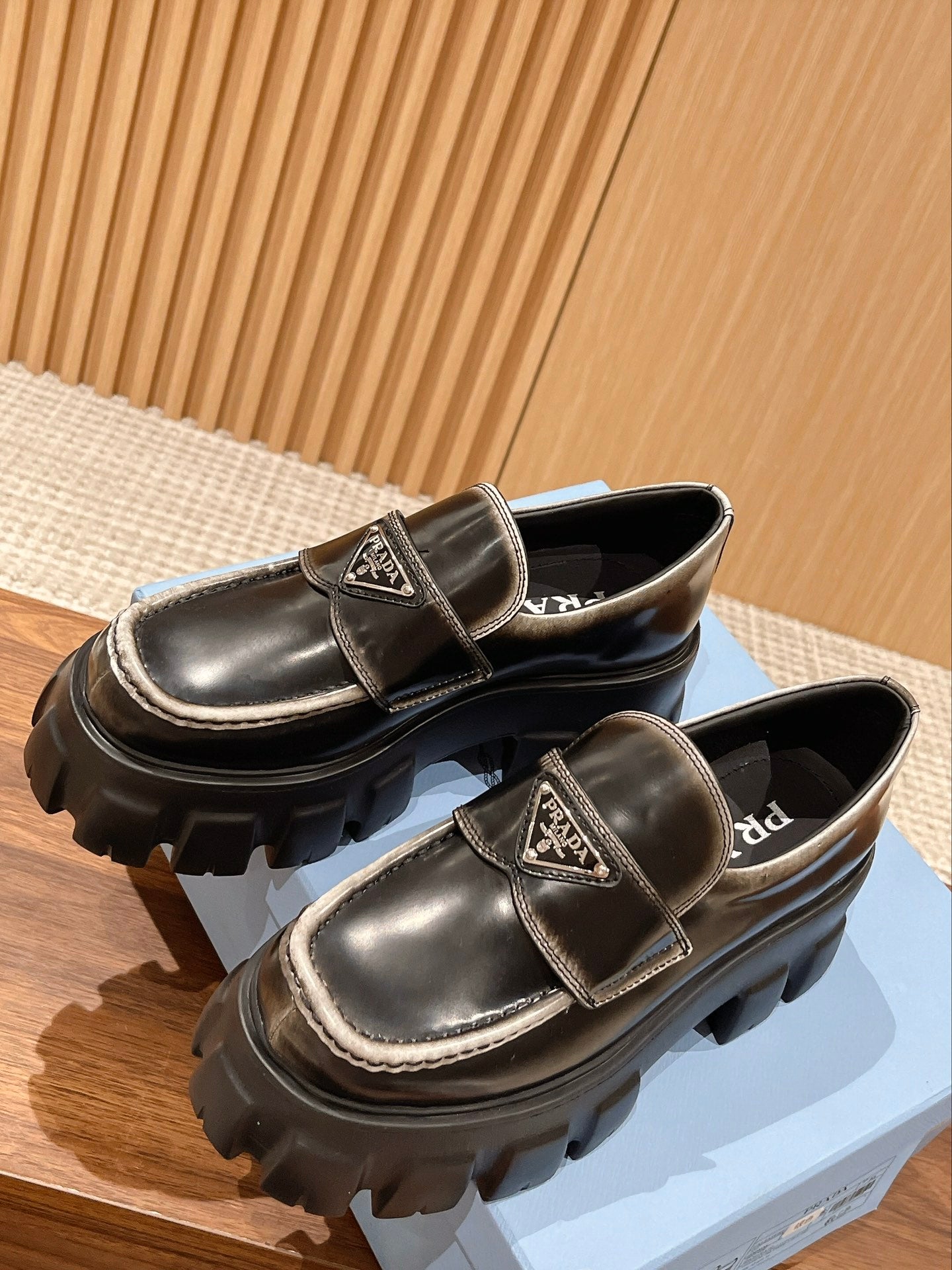 PRADA-004Shoes