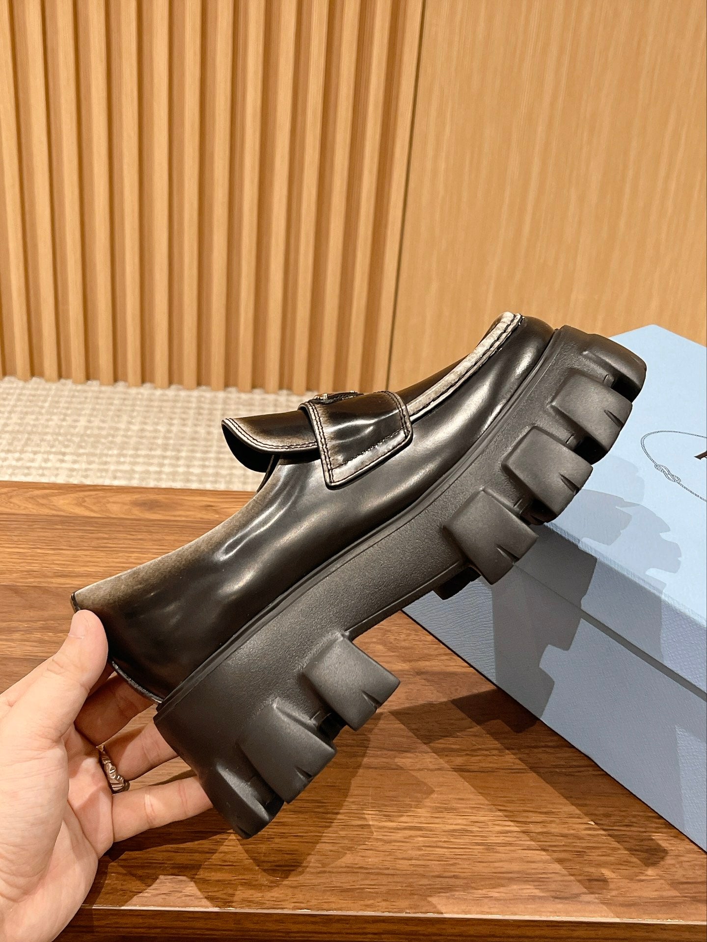 PRADA-004Shoes