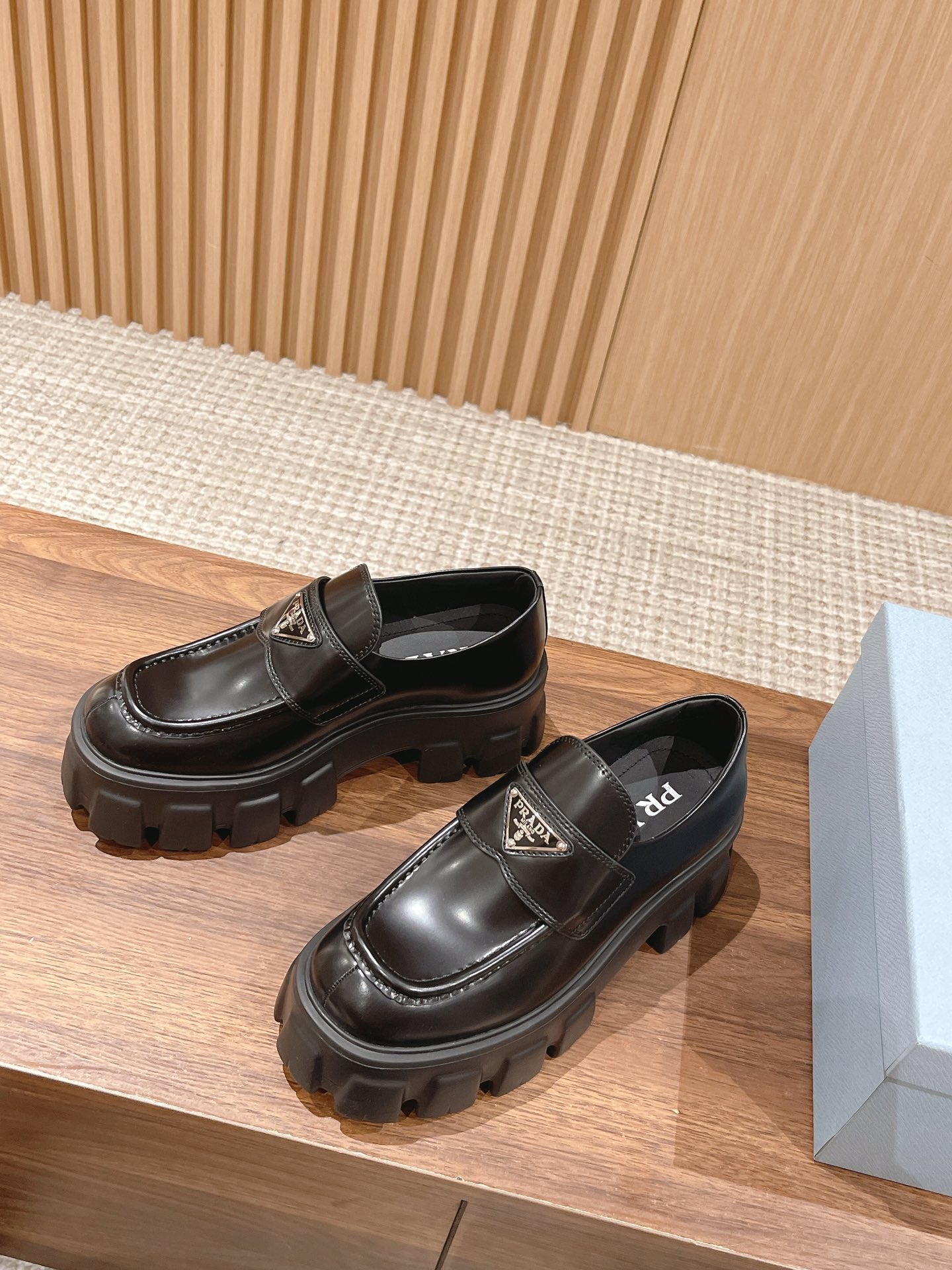PRADA-007Shoes