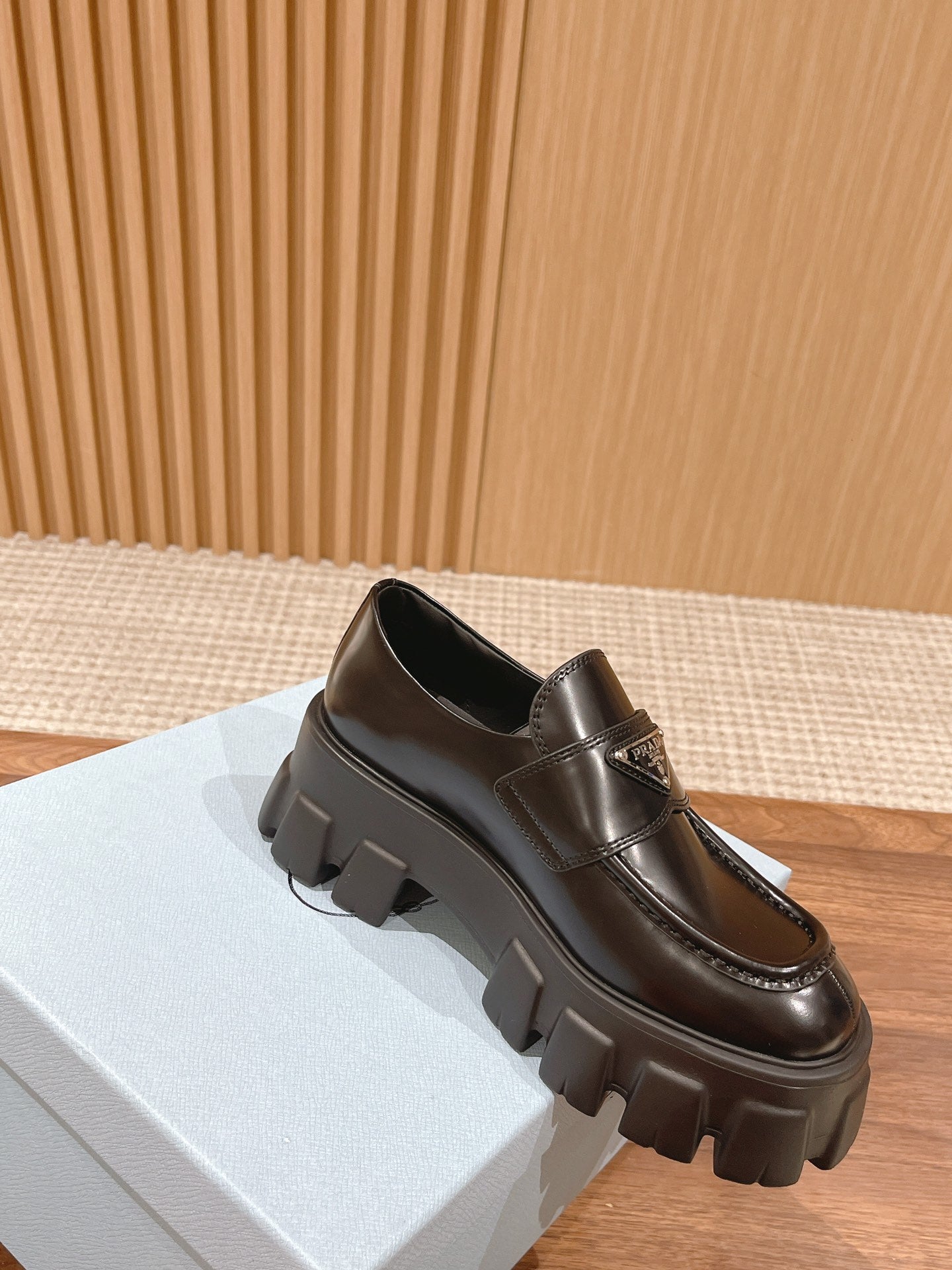 PRADA-007Shoes
