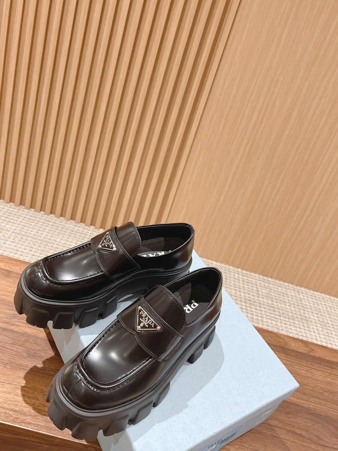PRADA-007Shoes