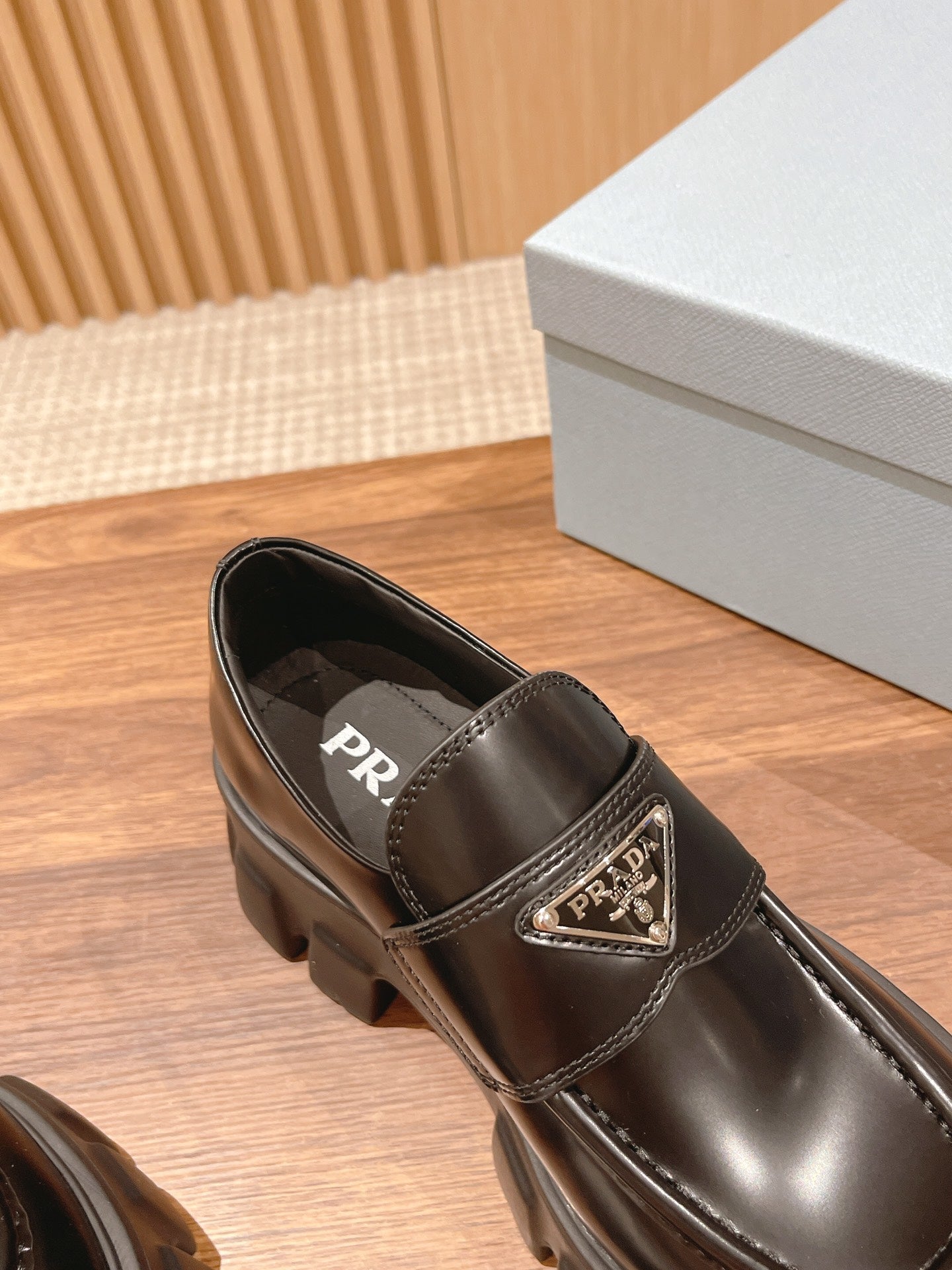 PRADA-007Shoes