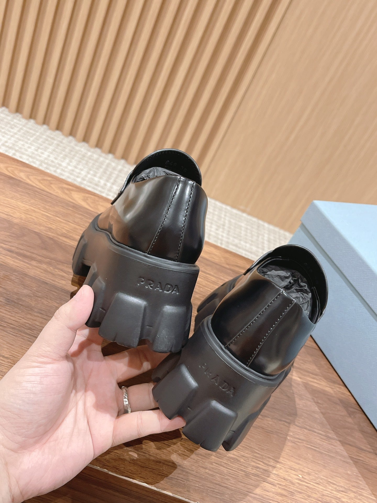 PRADA-007Shoes