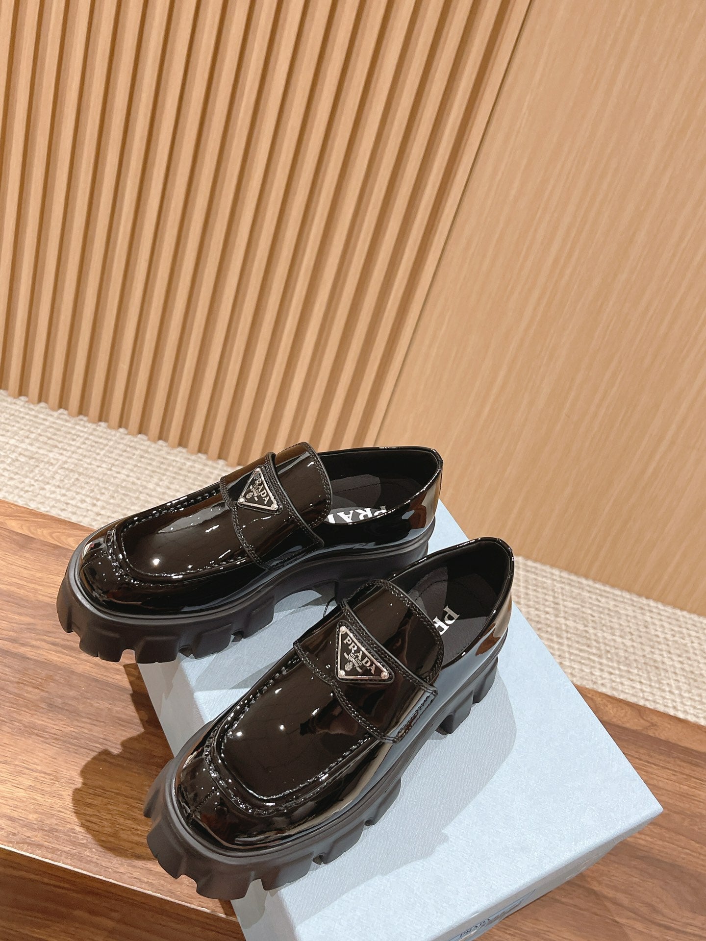 PRADA-008Shoes