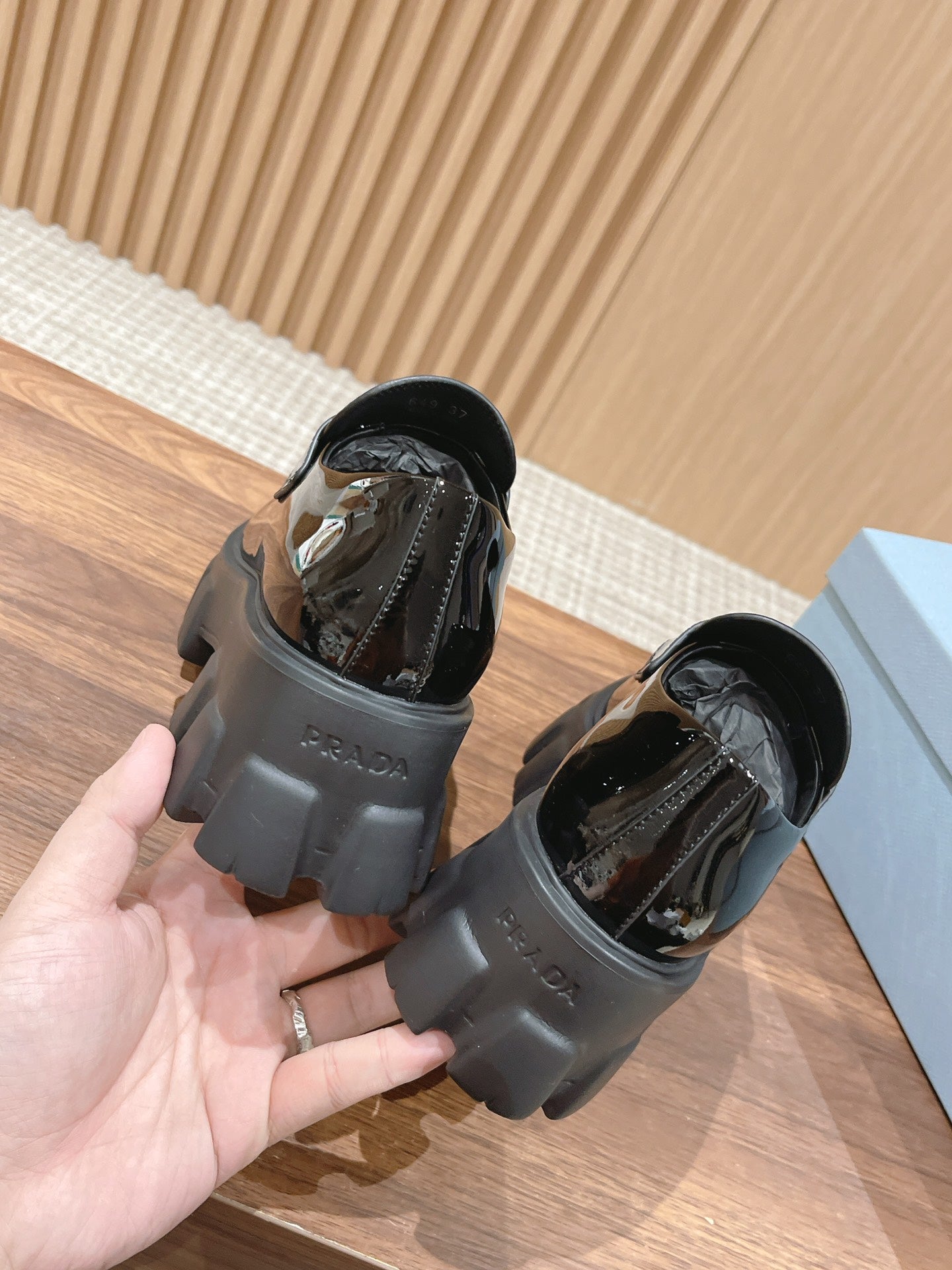 PRADA-008Shoes