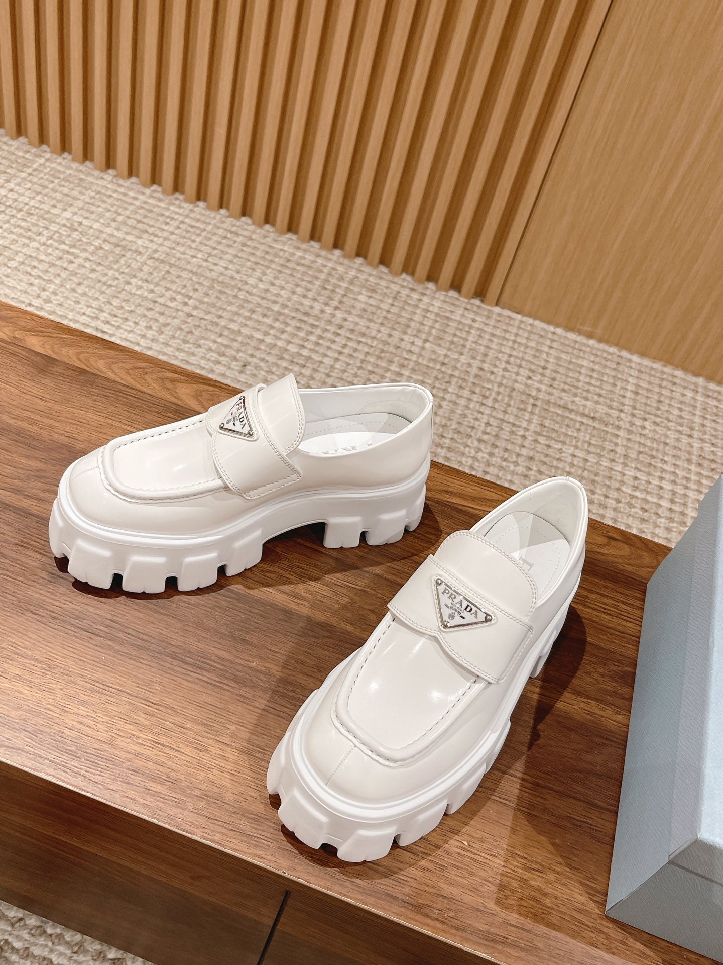 PRADA-009Shoes