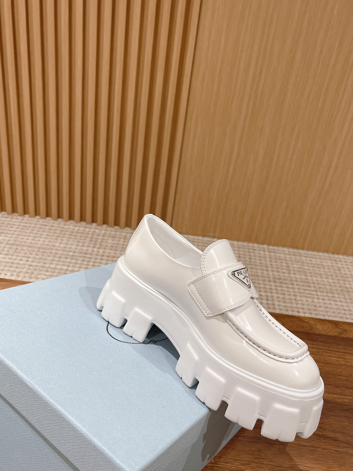 PRADA-009Shoes