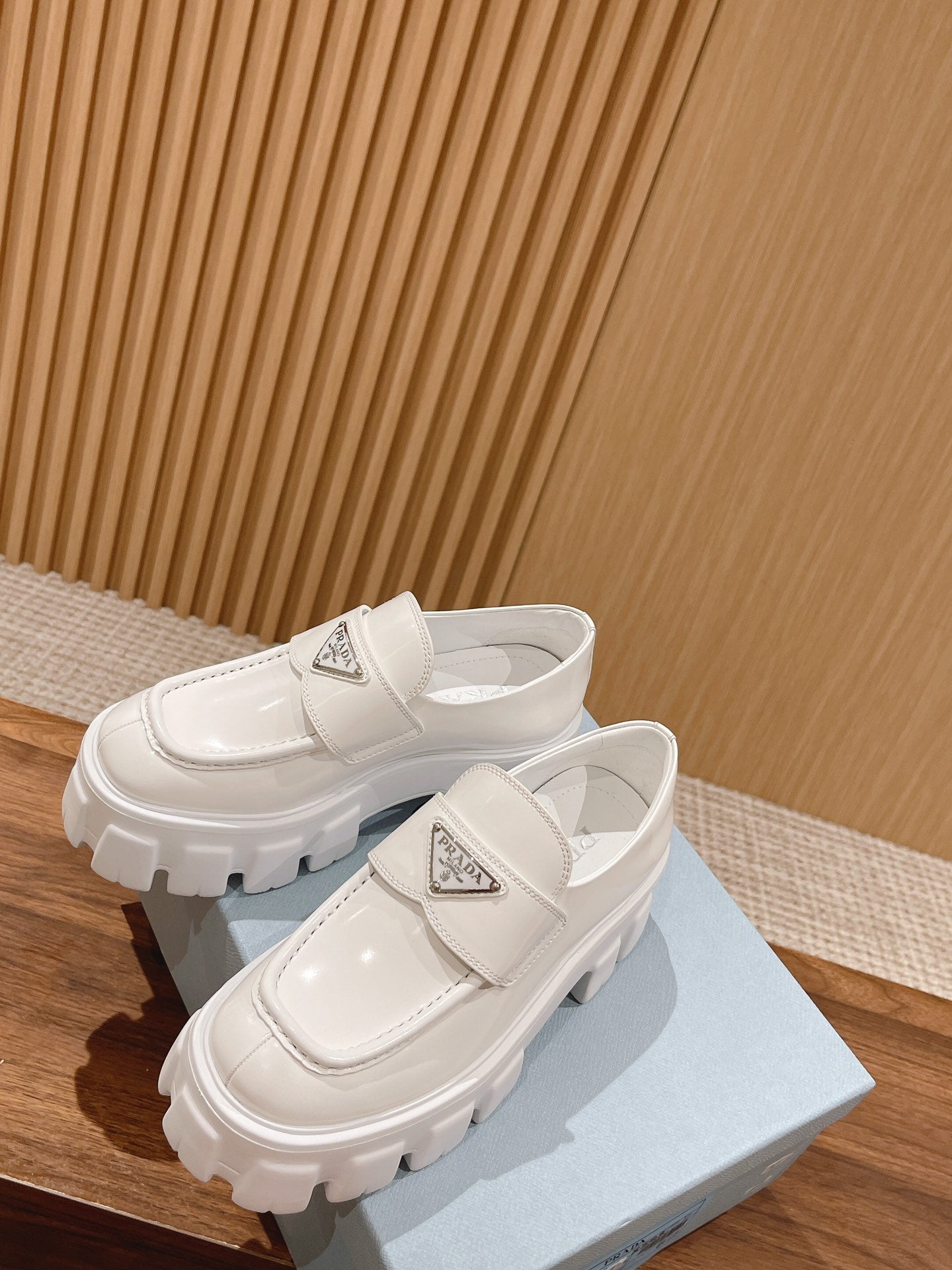 PRADA-009Shoes