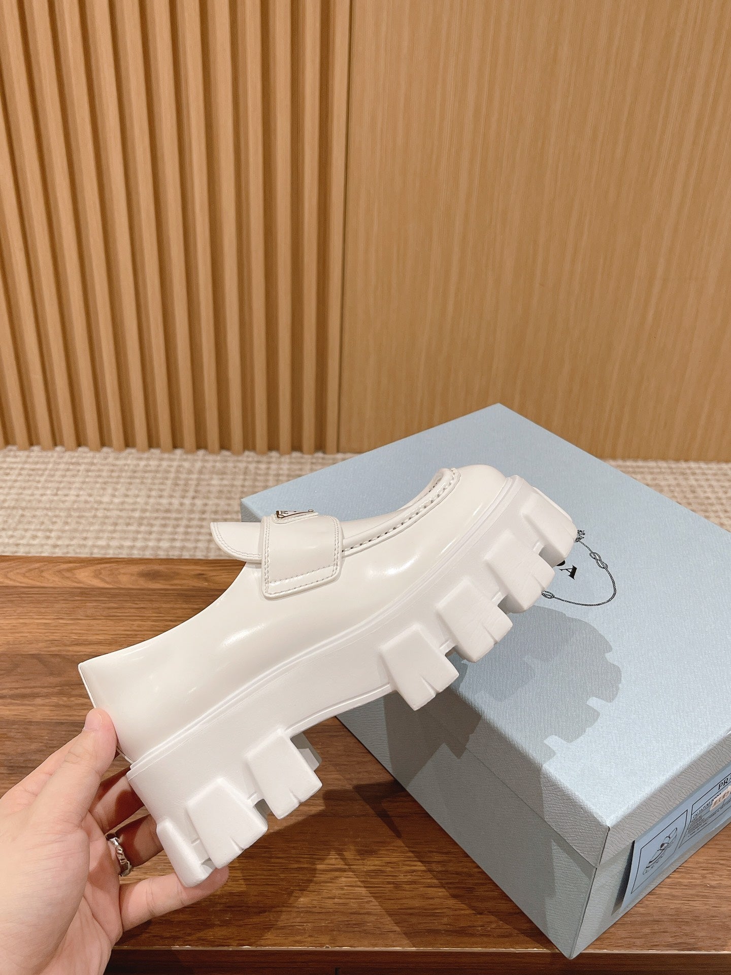 PRADA-009Shoes