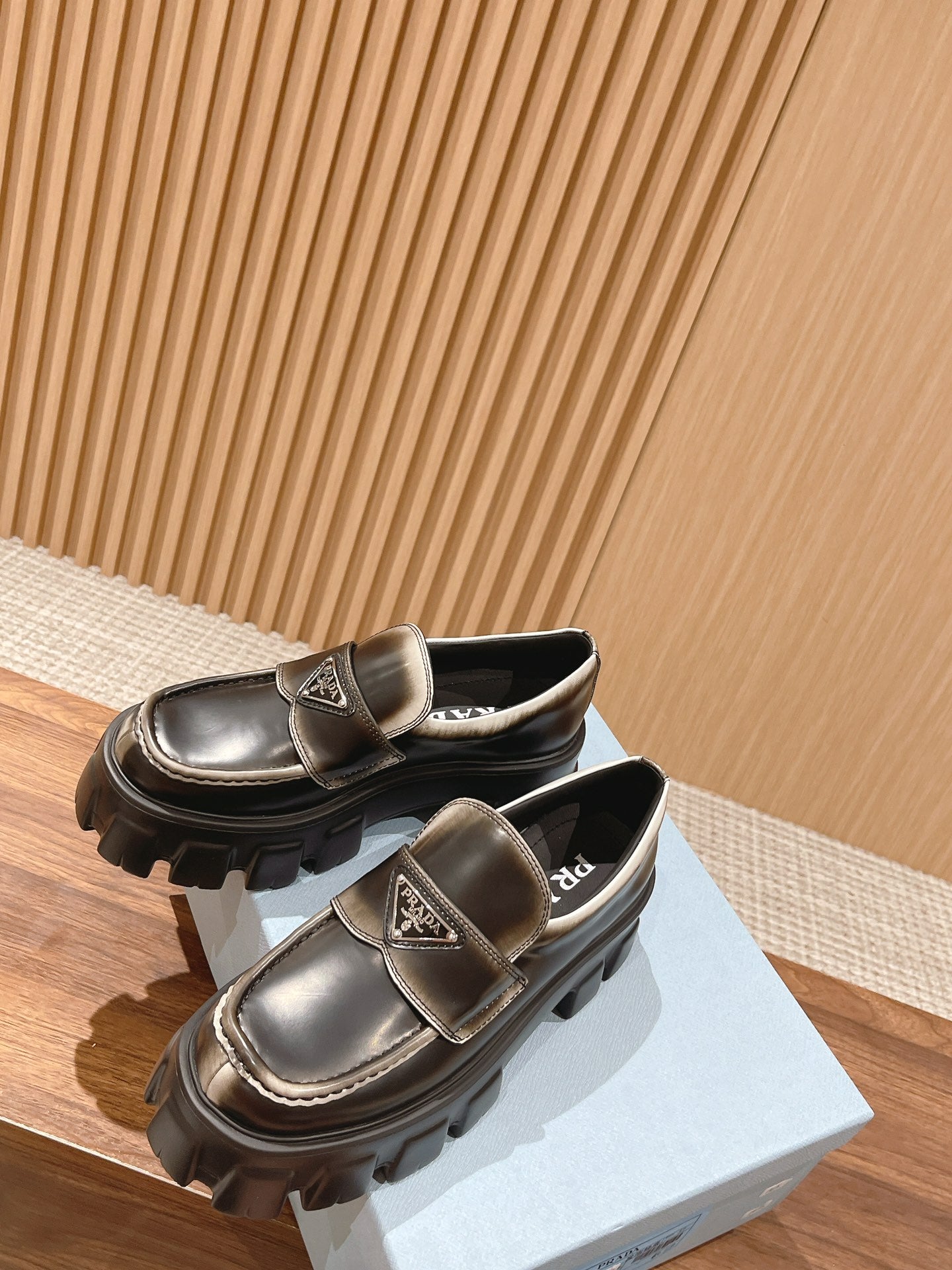 PRADA-010Shoes