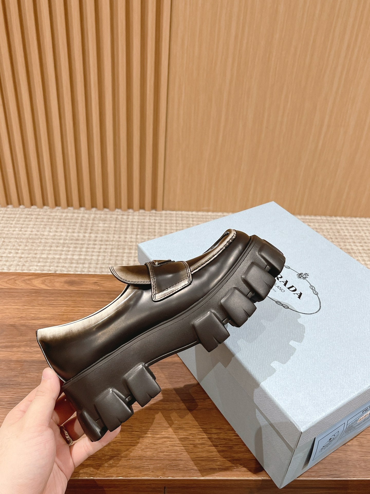 PRADA-010Shoes