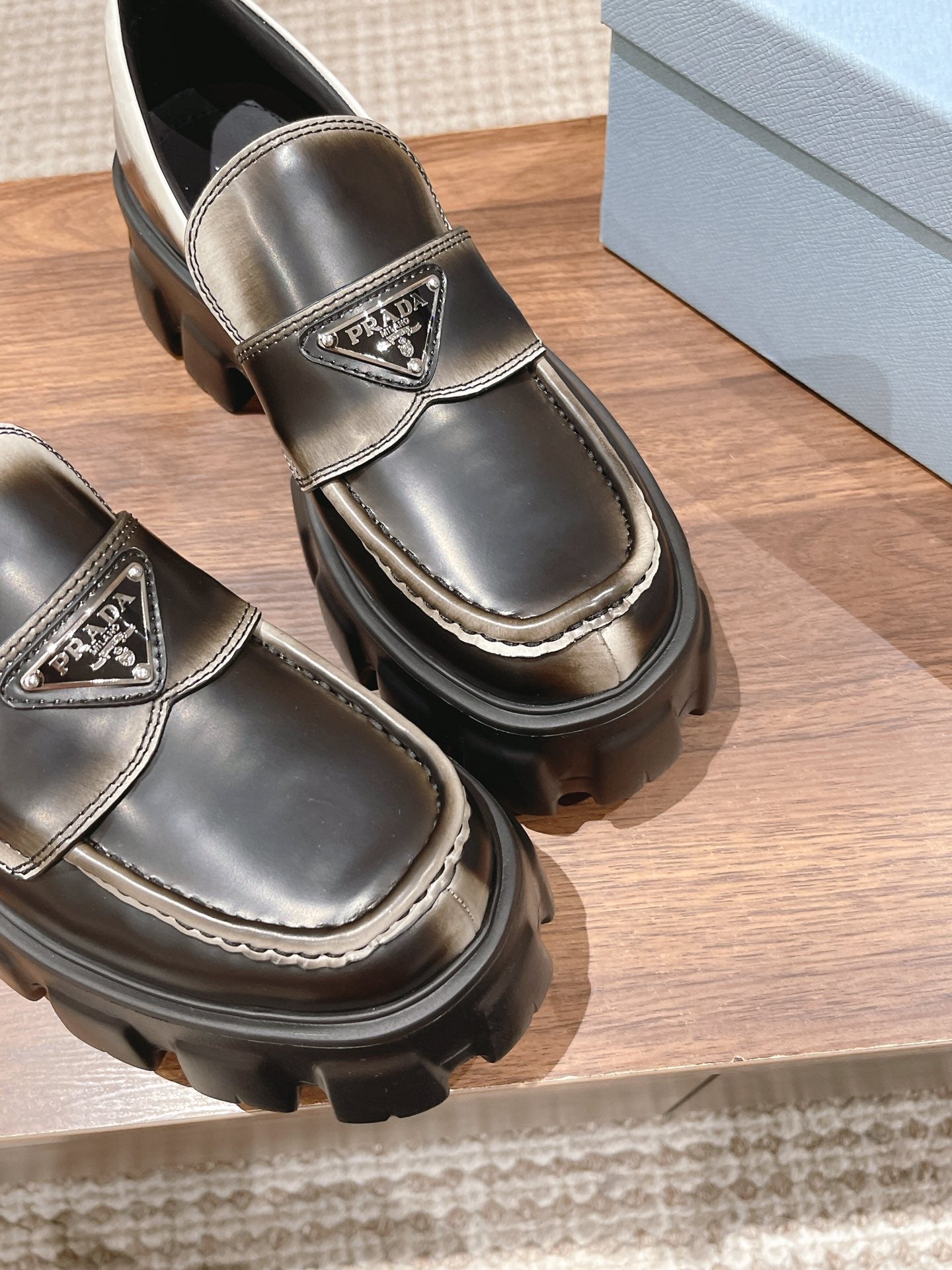 PRADA-010Shoes