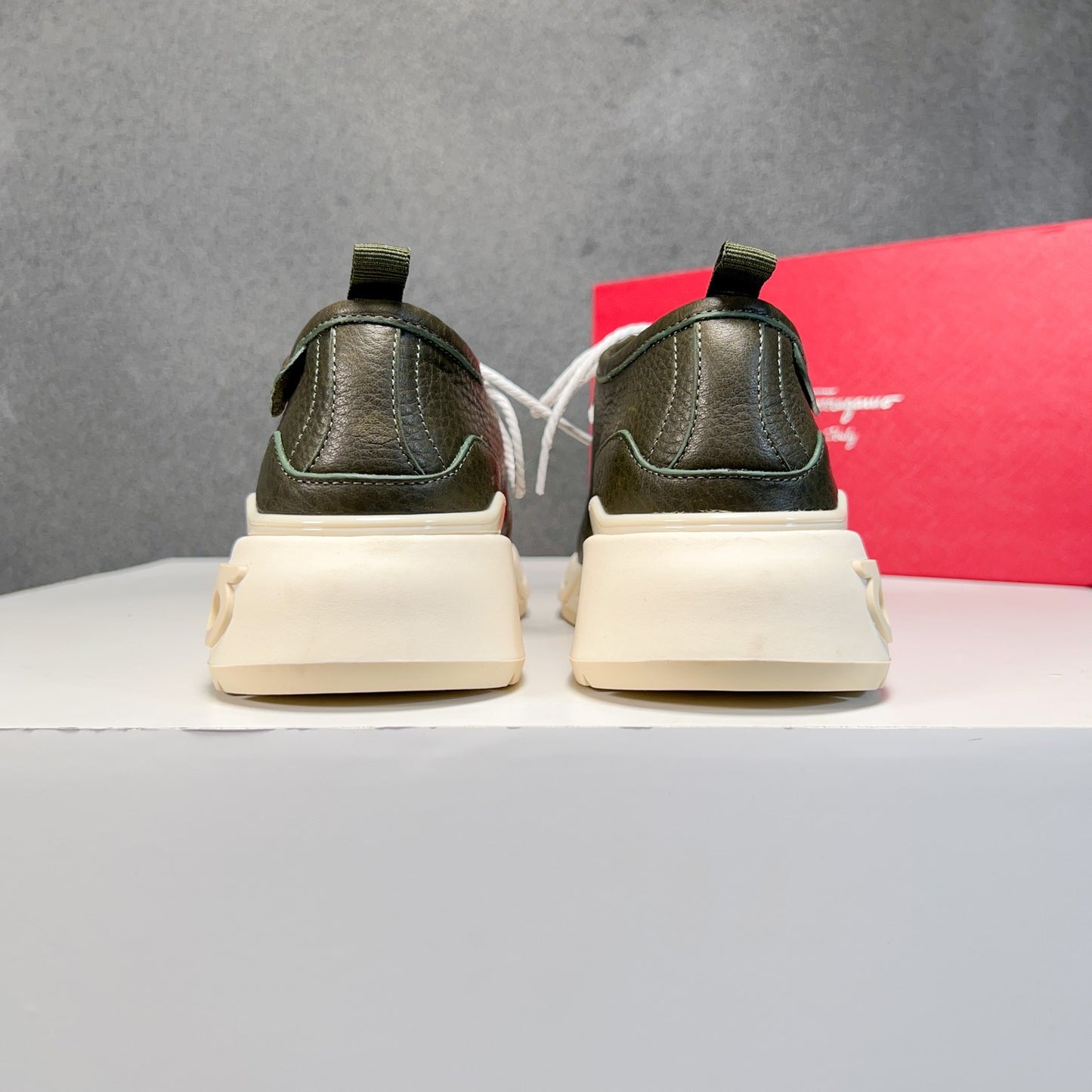 Ferragamo-040Shoes