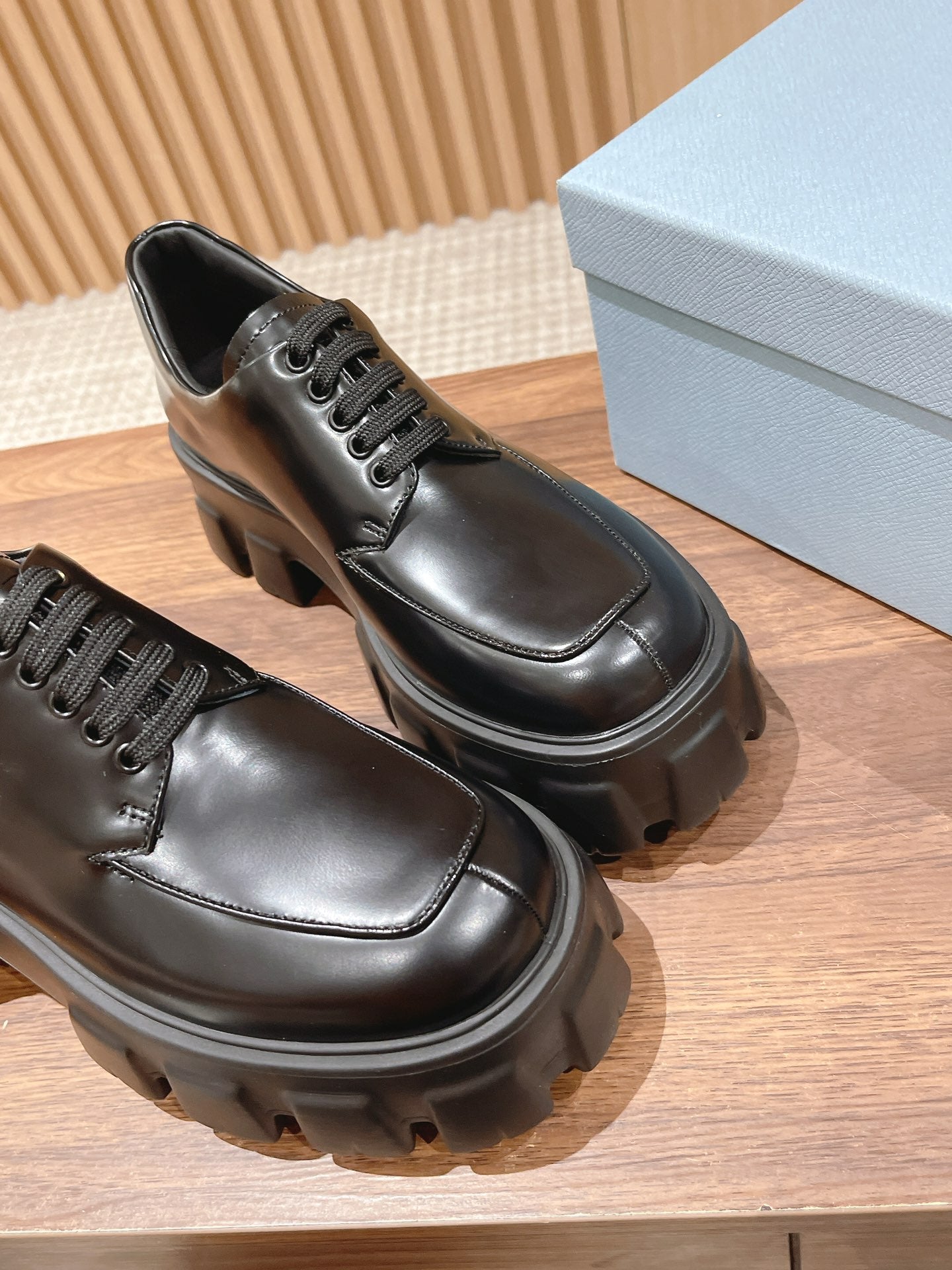 PRADA-011Shoes