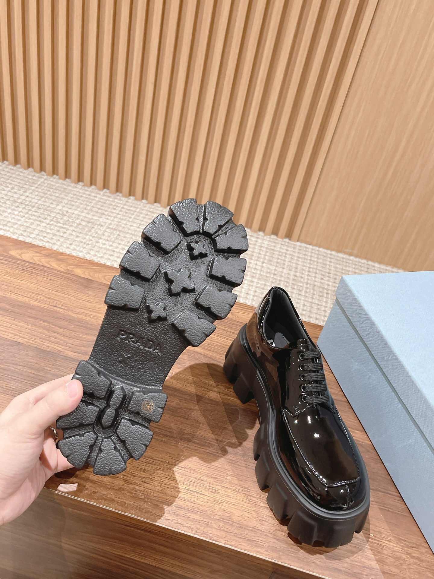 PRADA-012Shoes