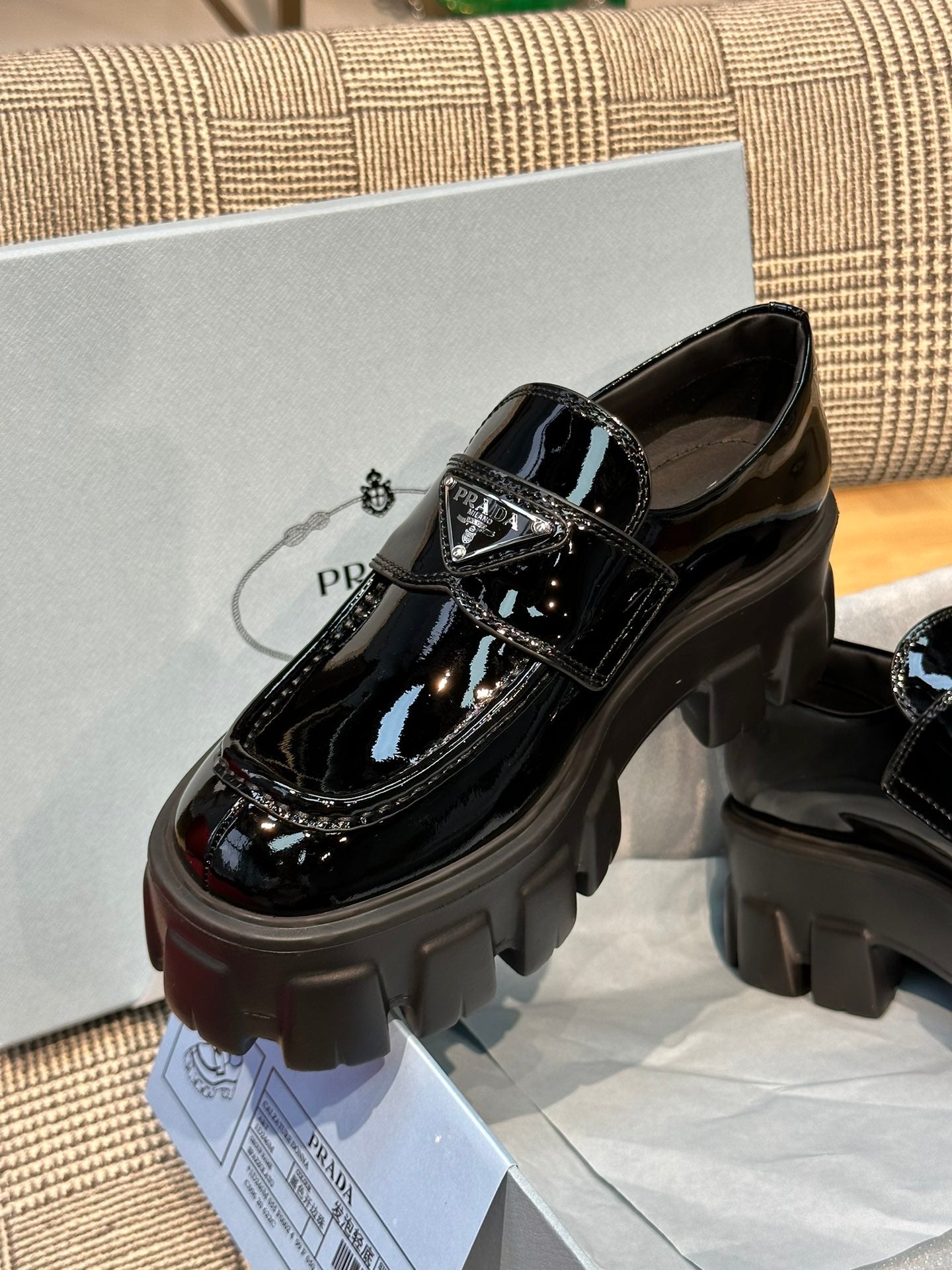PRADA-015Shoes