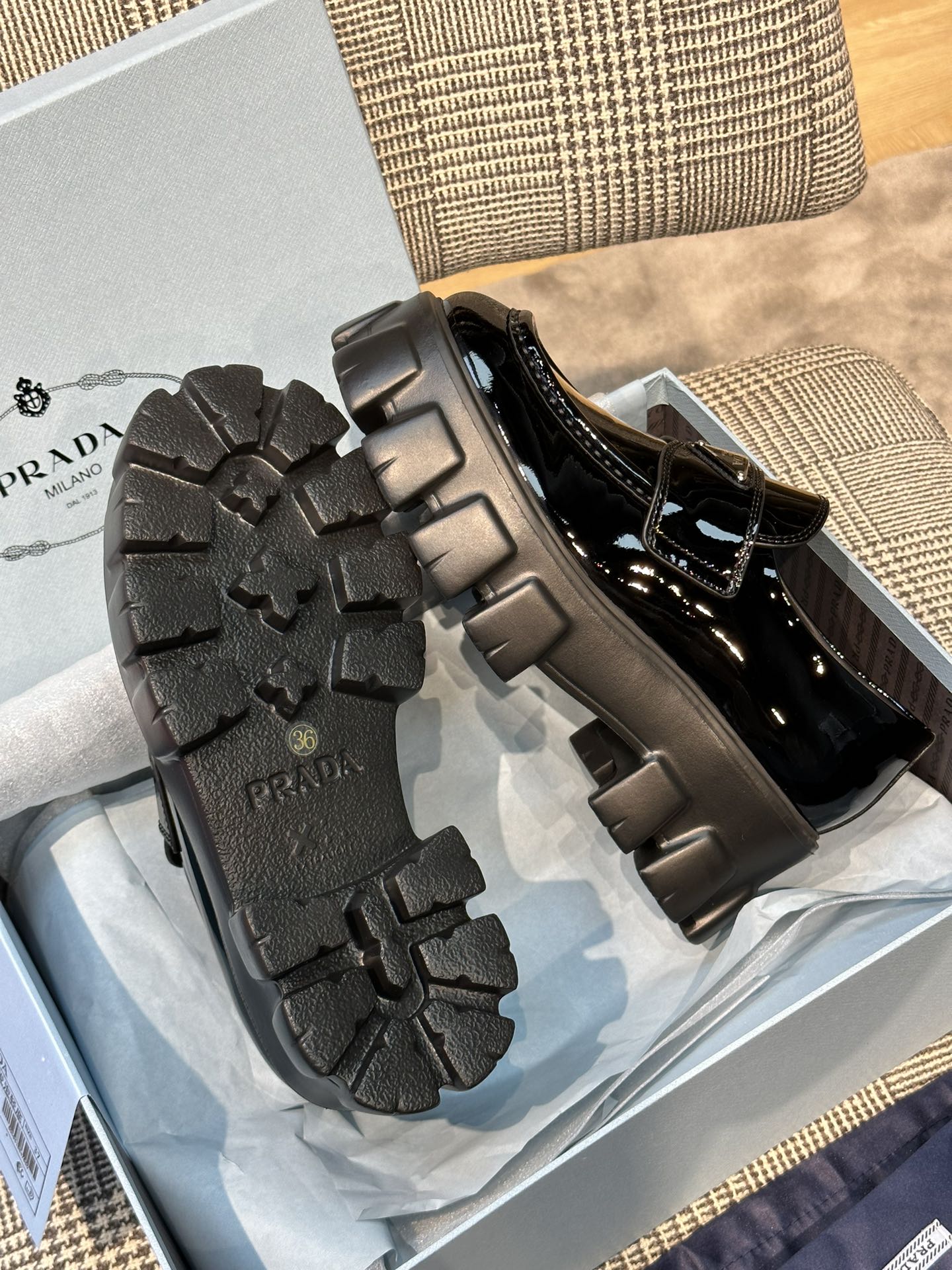 PRADA-015Shoes
