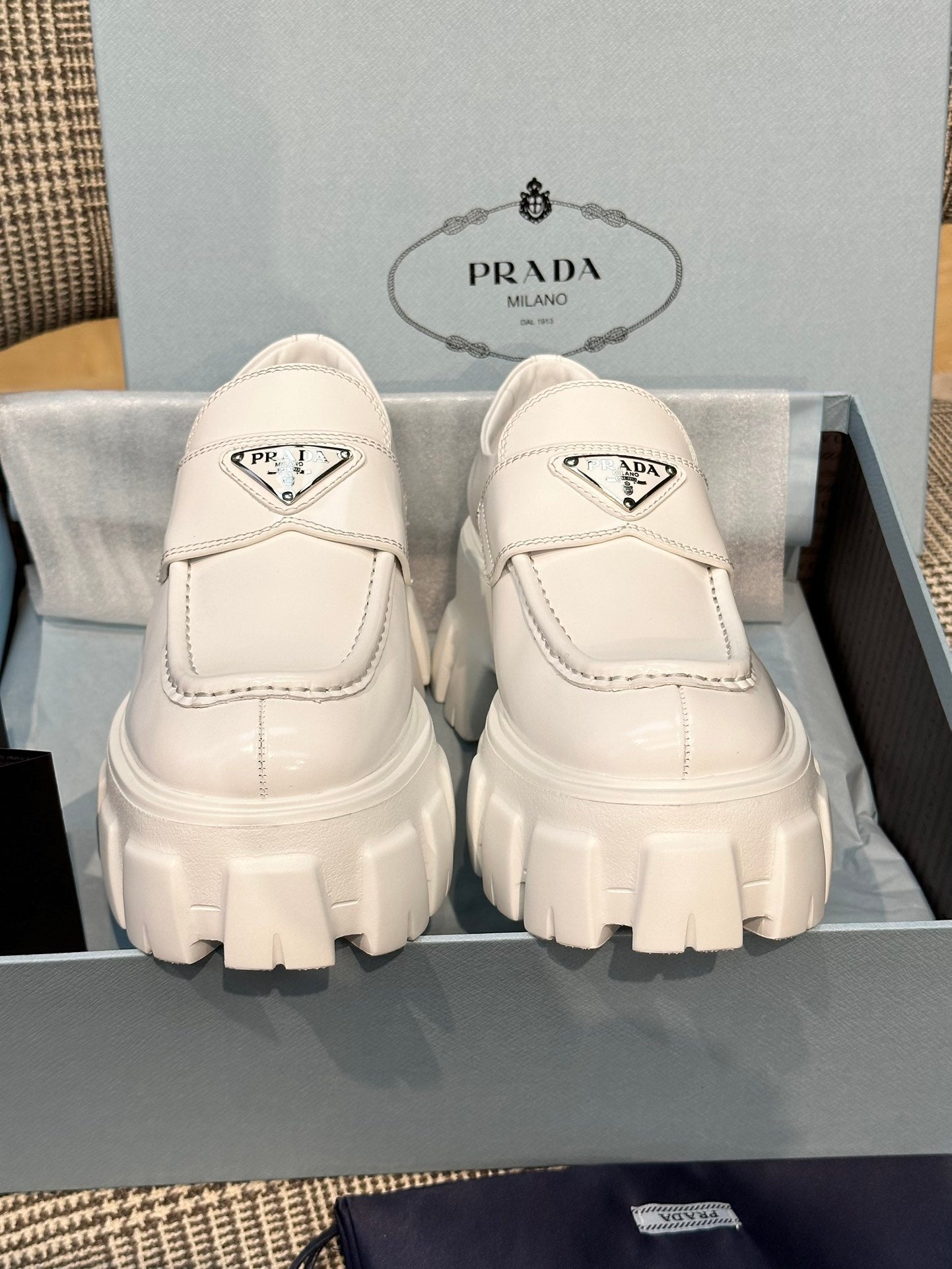 PRADA-016Shoes