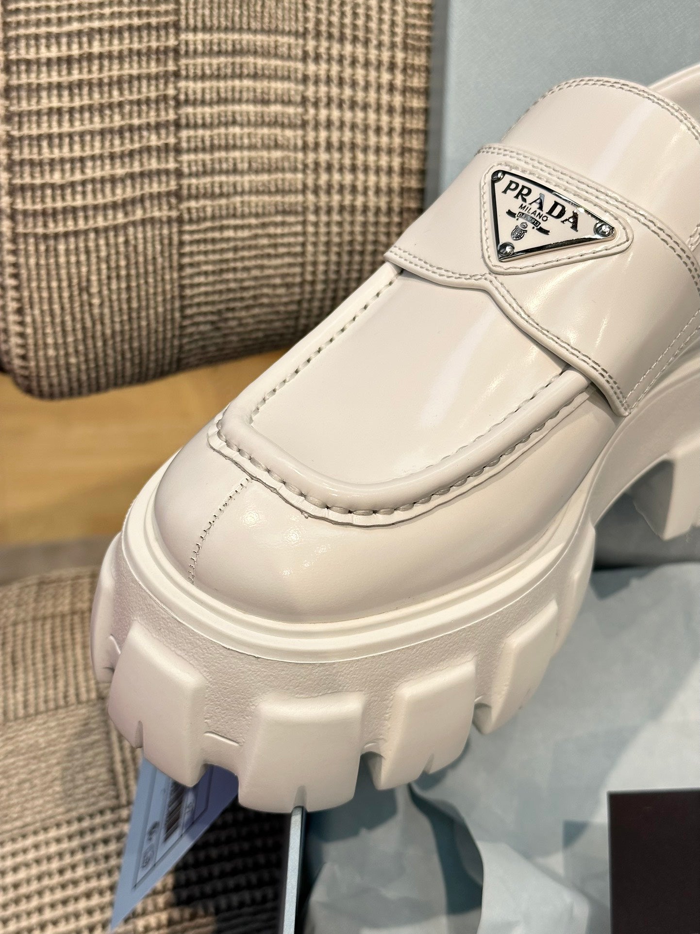 PRADA-016Shoes