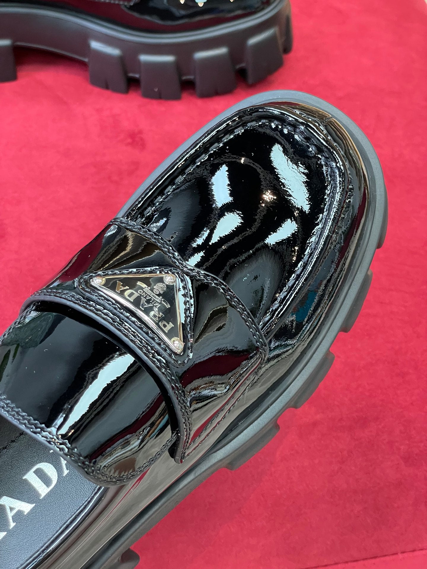 PRADA-021Shoes