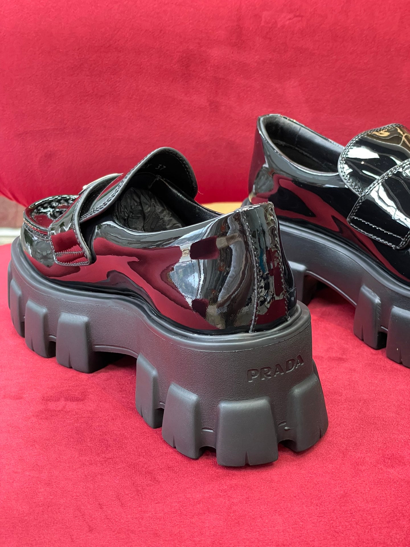 PRADA-021Shoes