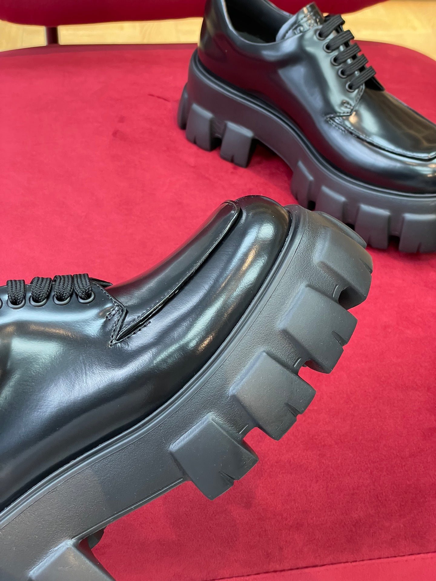 PRADA-028Shoes