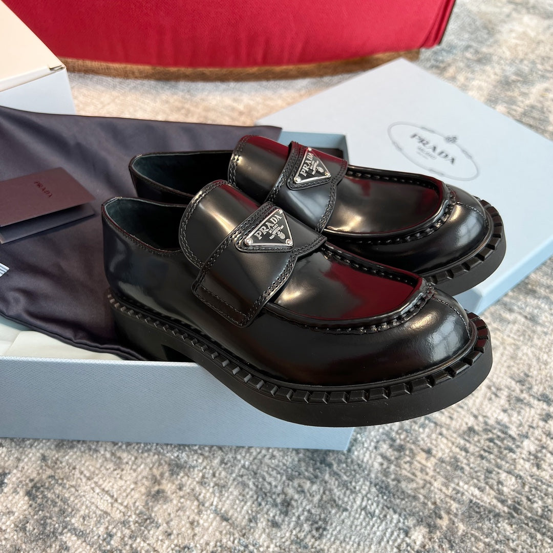 PRADA-032Shoes